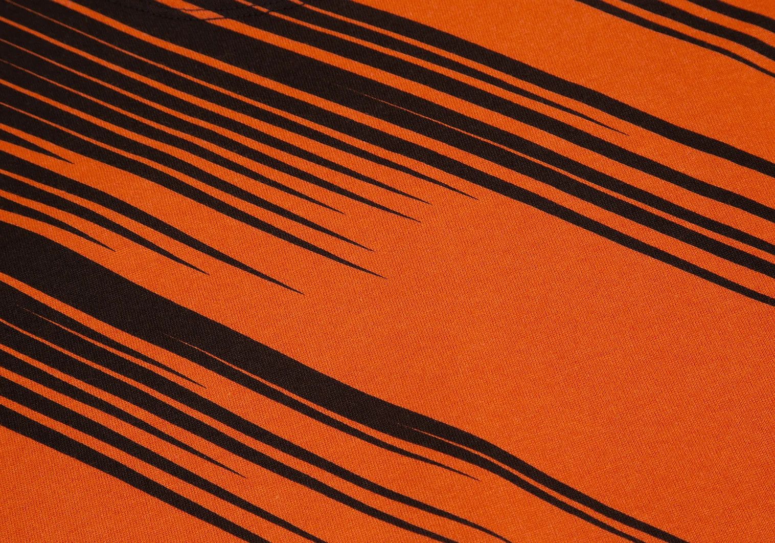 Issey Miyake Zigzag Line Print T-shirt in Orange and Black, Size L Size US L / EU 52-54 / 3 - 7 Thumbnail