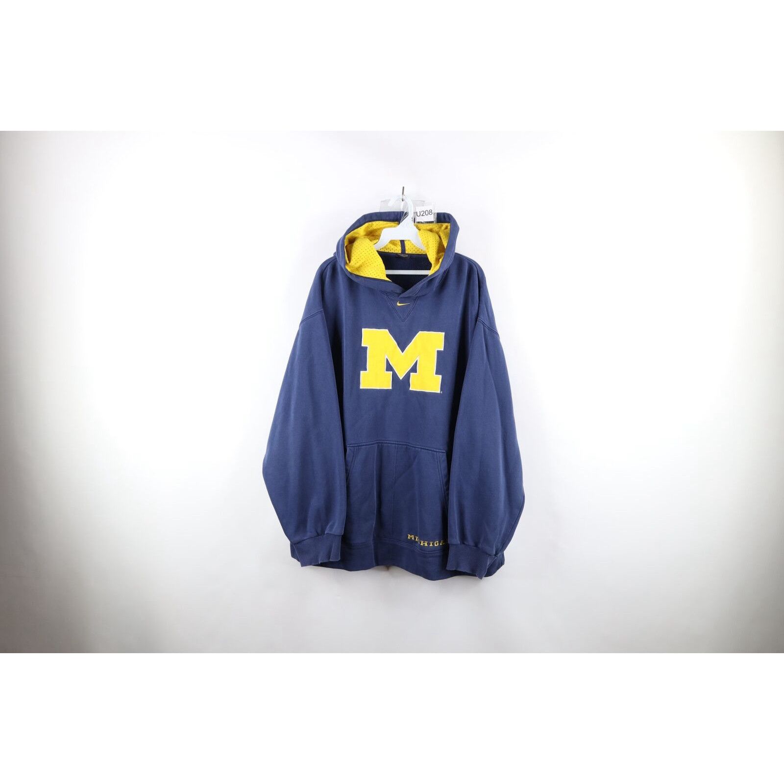 Nike Vtg Nike Mens XL Travis Scott Center Swoosh University of Michigan ...