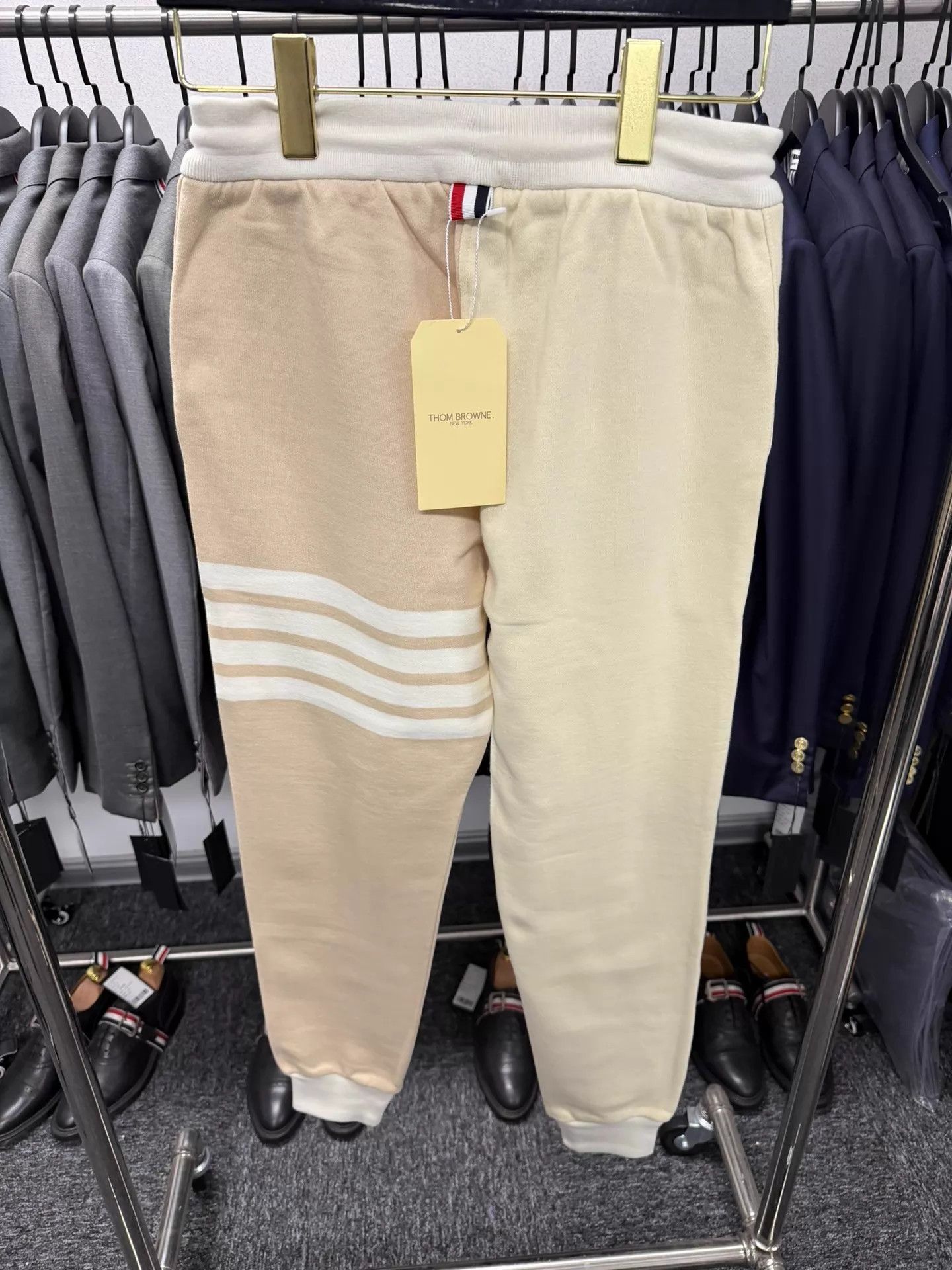 Thom Browne Thom Browne Women's Colorblock Beige-Oatmeal Tracks 40 Size 27" / US 4 / IT 40 - 2 Thumbnail