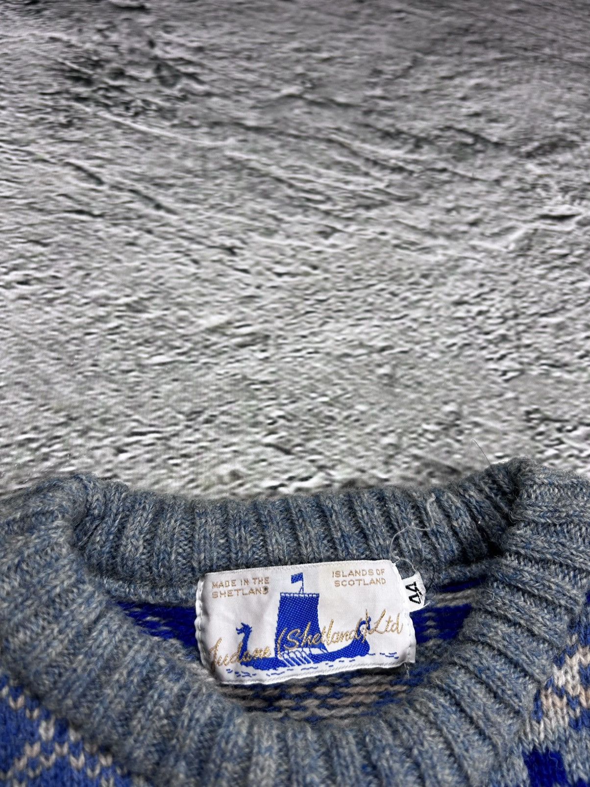 Vintage Vintage Glenugie Of Scotland 100% Wool Cardigan Sweater Size US S / EU 44-46 / 1 - 2 Thumbnail