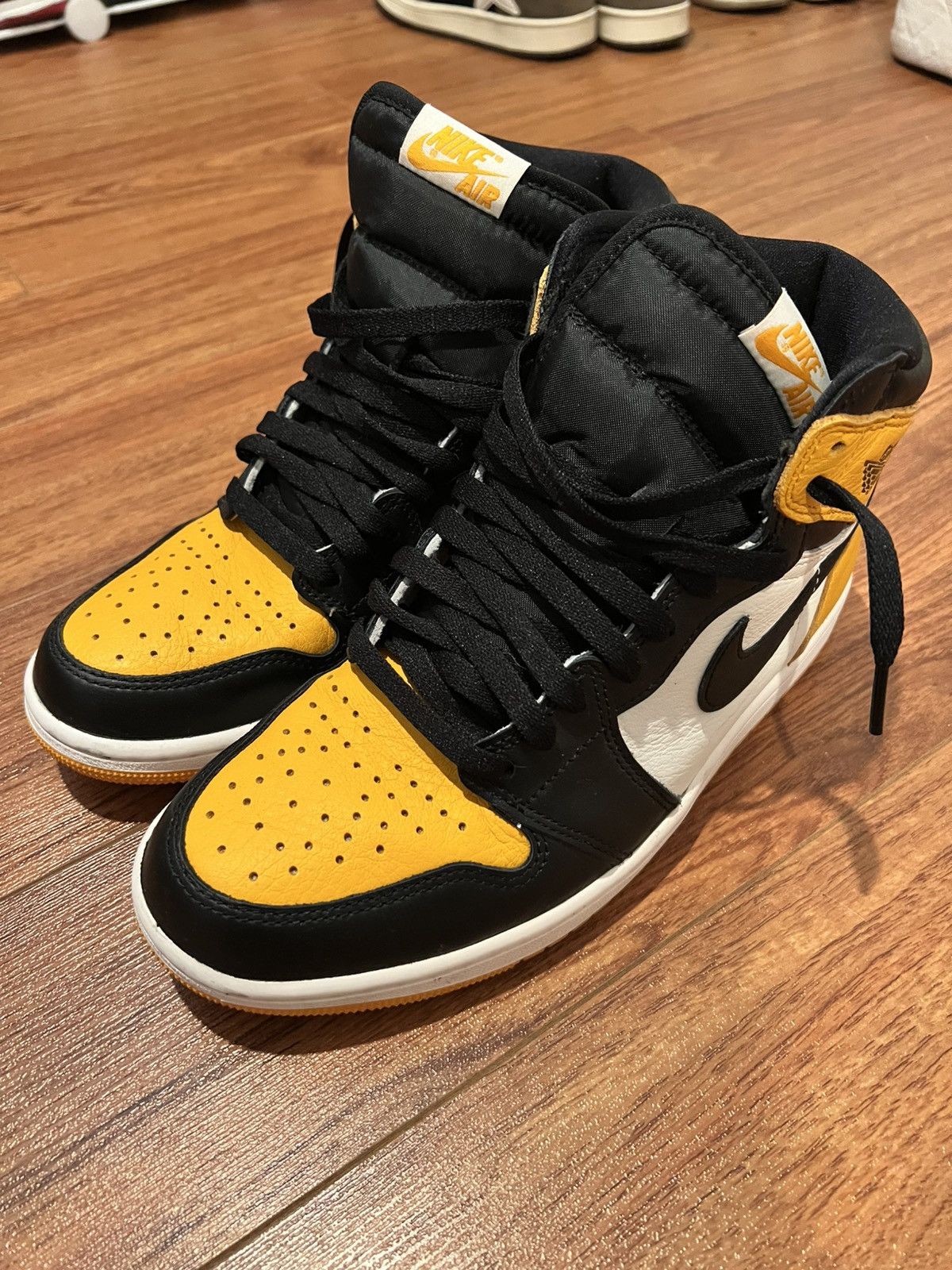 Nike Jordan 1 High OG Taxi Size US 8 / EU 41 - 3 Thumbnail
