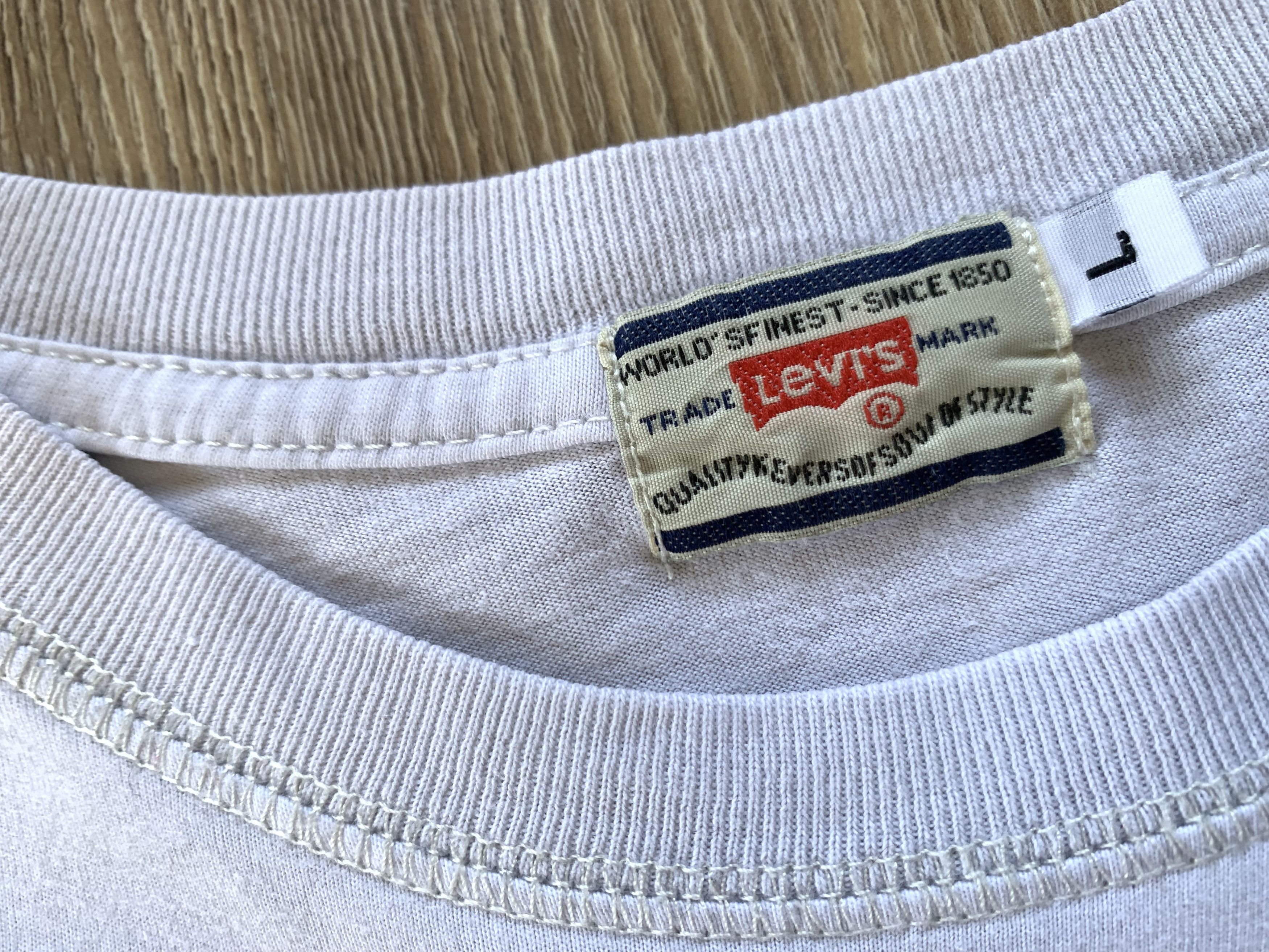 Levi's Vintage Clothing Rare Vintage Levi's White Logo T-Shirt Size US L / EU 52-54 / 3 - 6 Thumbnail
