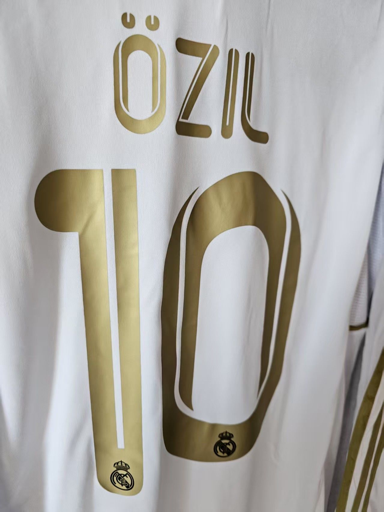 Other Real Madrid #10 Mesut Özil Jersey Size US XL / EU 56 / 4 - 5 Thumbnail