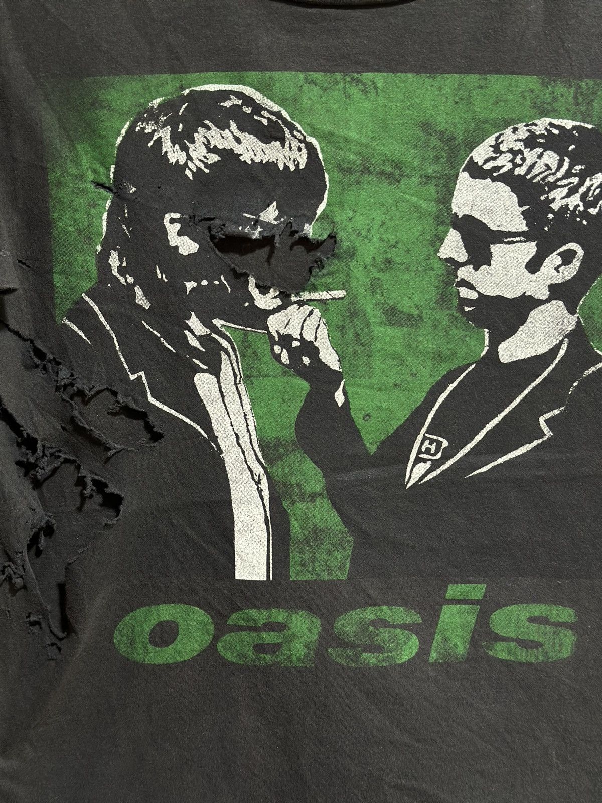 Band Tees Thrashed Vintage Oasis Band Sun Faded Tee Size US M / EU 48-50 / 2 - 2 Thumbnail