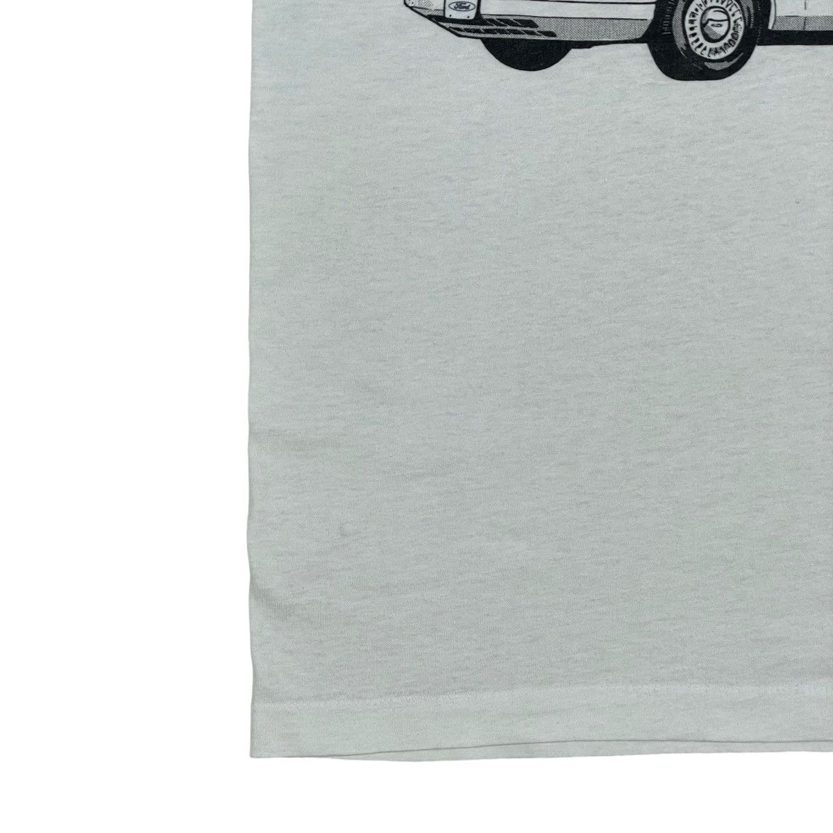Ford Vintage 1992 Canada Police Ford Vehicle Tee Size US XL / EU 56 / 4 - 6 Thumbnail