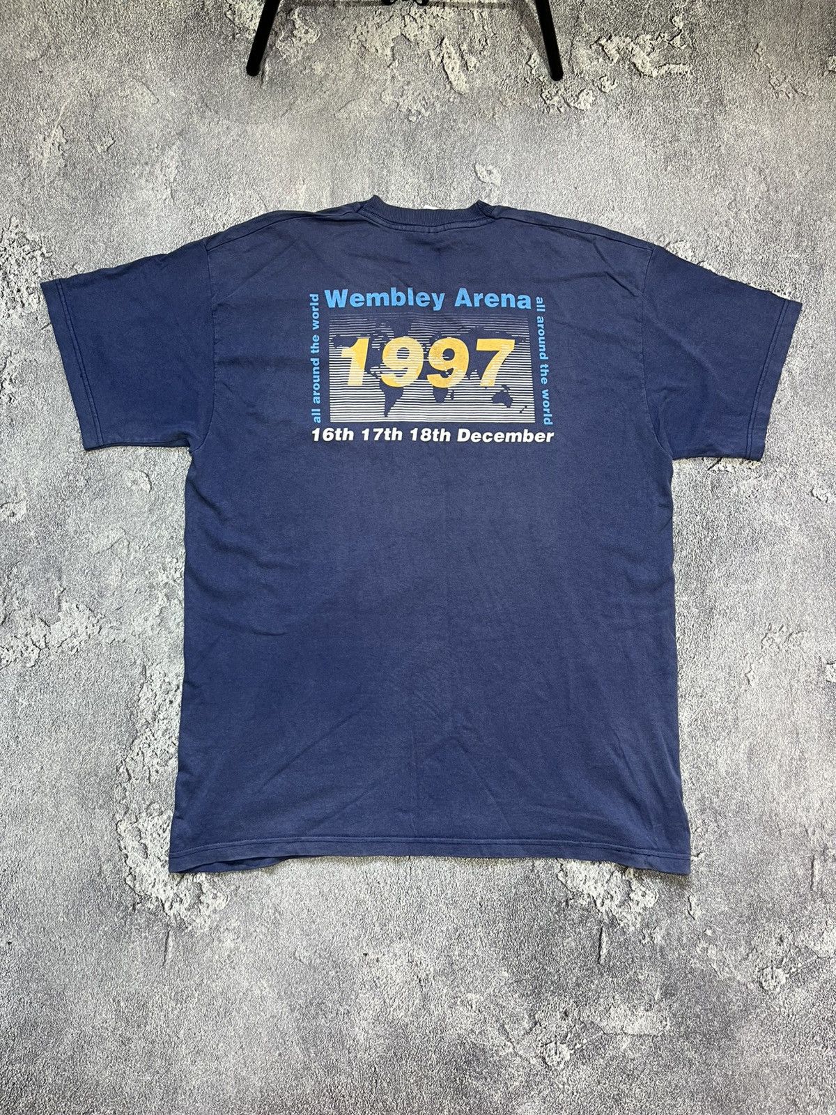Other Vintage 1997 Oasis Wembley Arena LONDON limited edition Size US XL / EU 56 / 4 - 1 Thumbnail