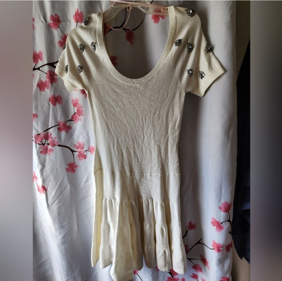 Victoria's Secret NWOT Victoria's Secret White Gem SS Uneck Sweater Dress XS Size XS / US 0-2 / IT 36-38 - 1 Thumbnail