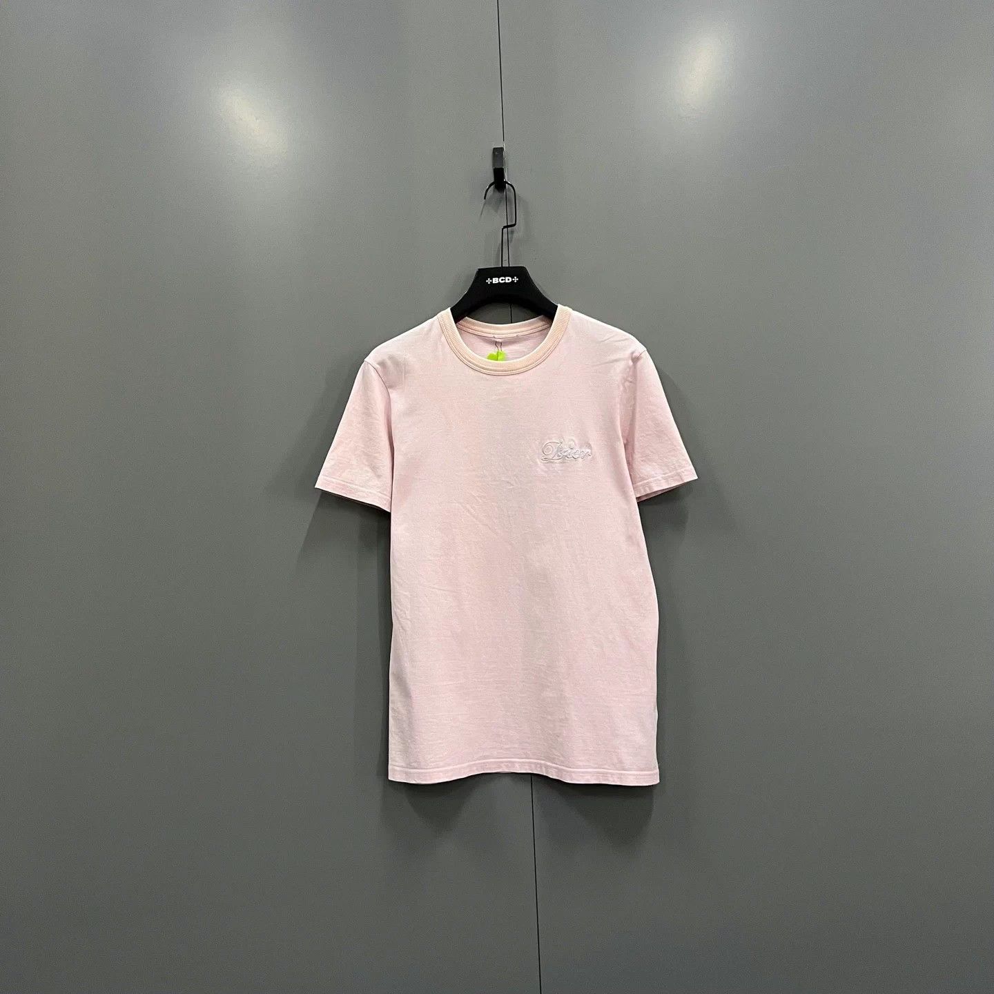 Dior Dior x Kenny Scharf Pink Embroidered Logo S Tee Size S / US 4 / IT 40 - 1 Thumbnail