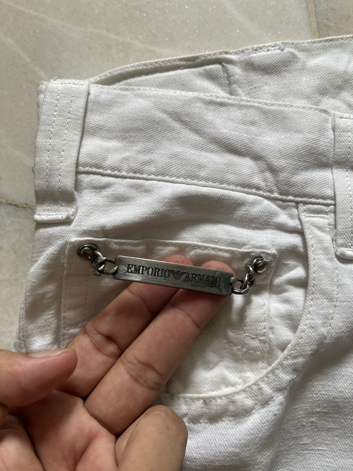 Emporio Armani Emporio Armani Metal Emblem Pocket White Denim Jeans 96 Size US 36 / EU 52 - 8 Thumbnail