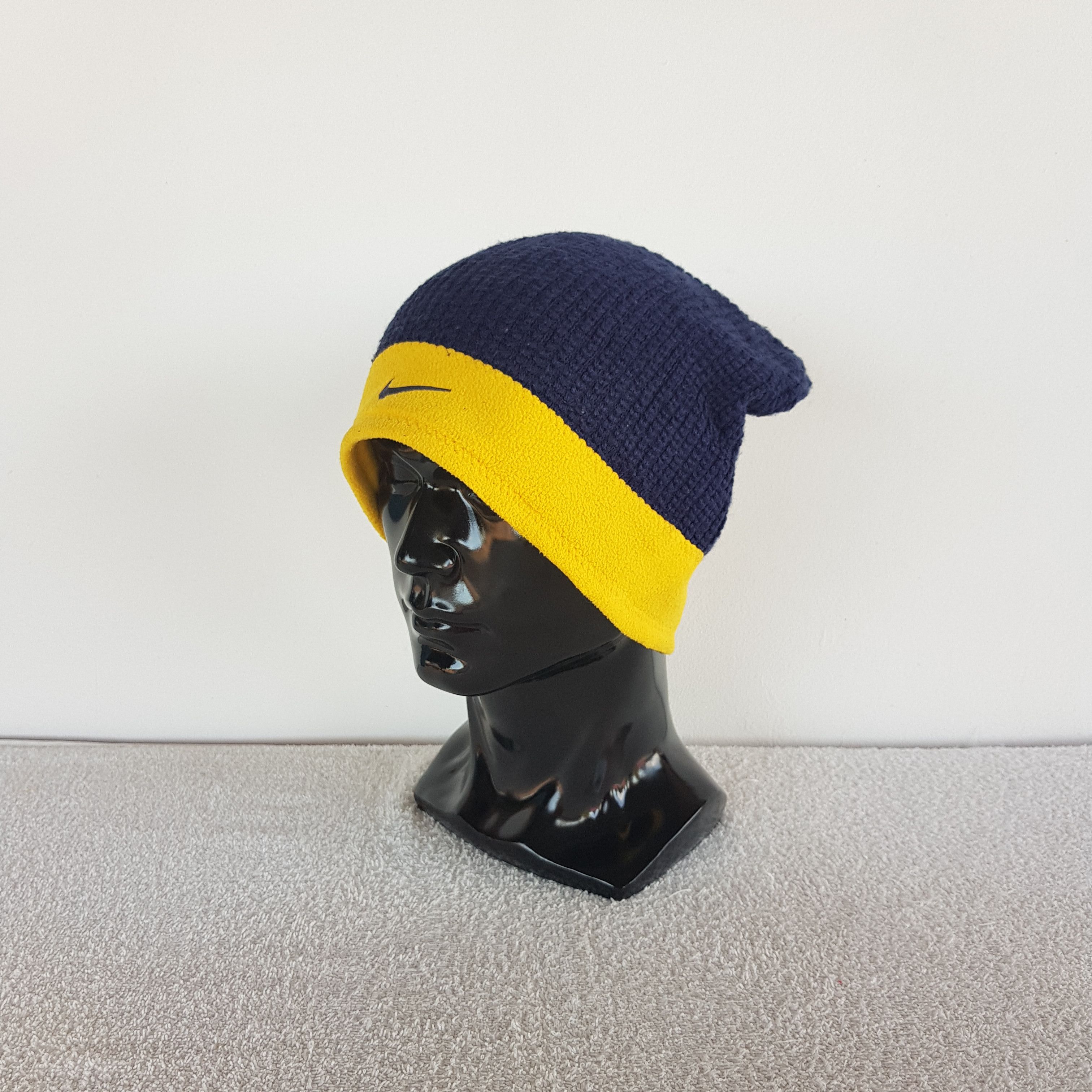 NCAA Vintage Nike Michigan Wolverines Beanie Reversible Snow Caps Size ONE SIZE - 1 Thumbnail