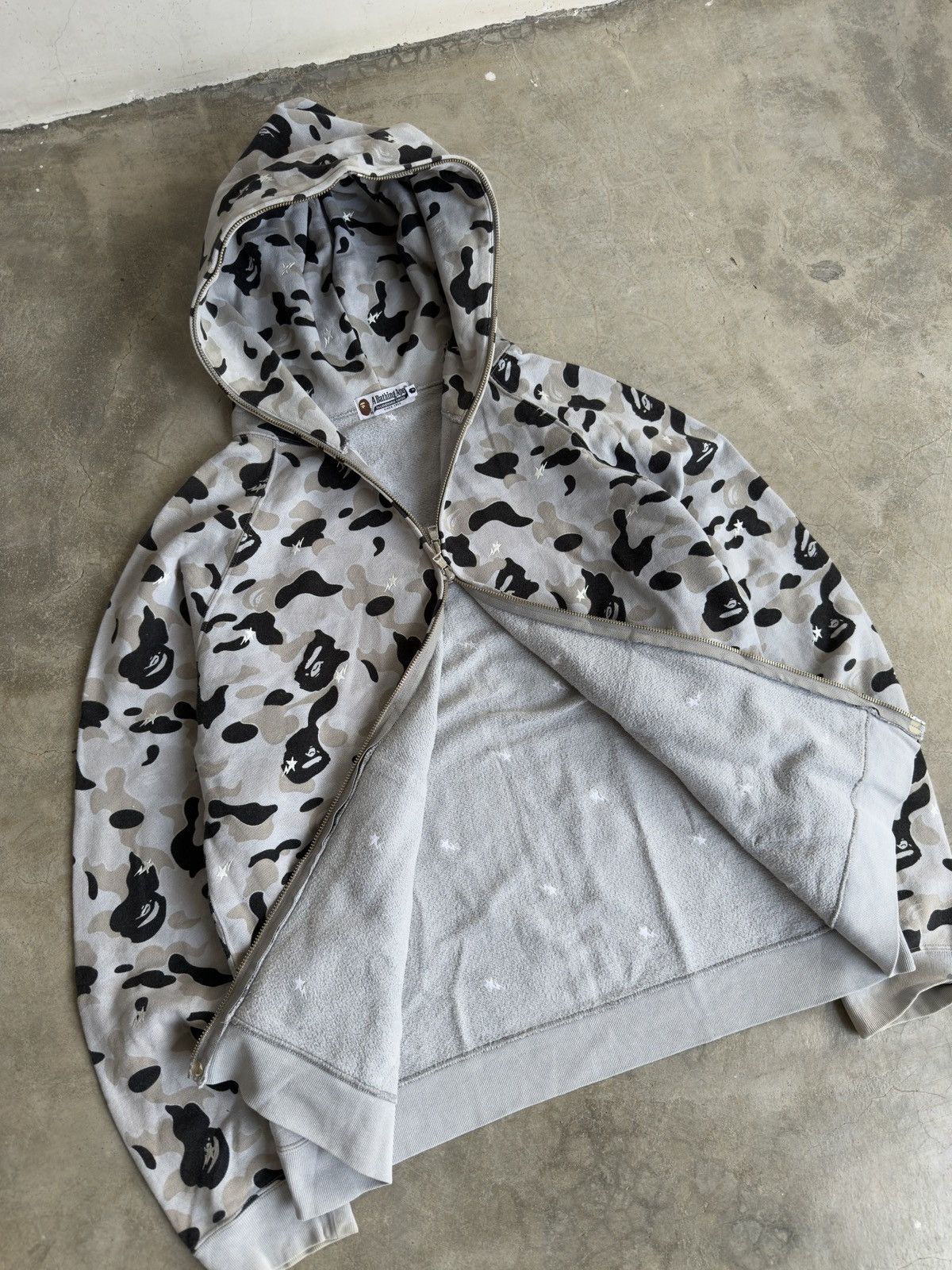 Bape Rare! 2010 Bape STA Aoyama camo Full Zip Hoodie Size US L / EU 52-54 / 3 - 12 Thumbnail