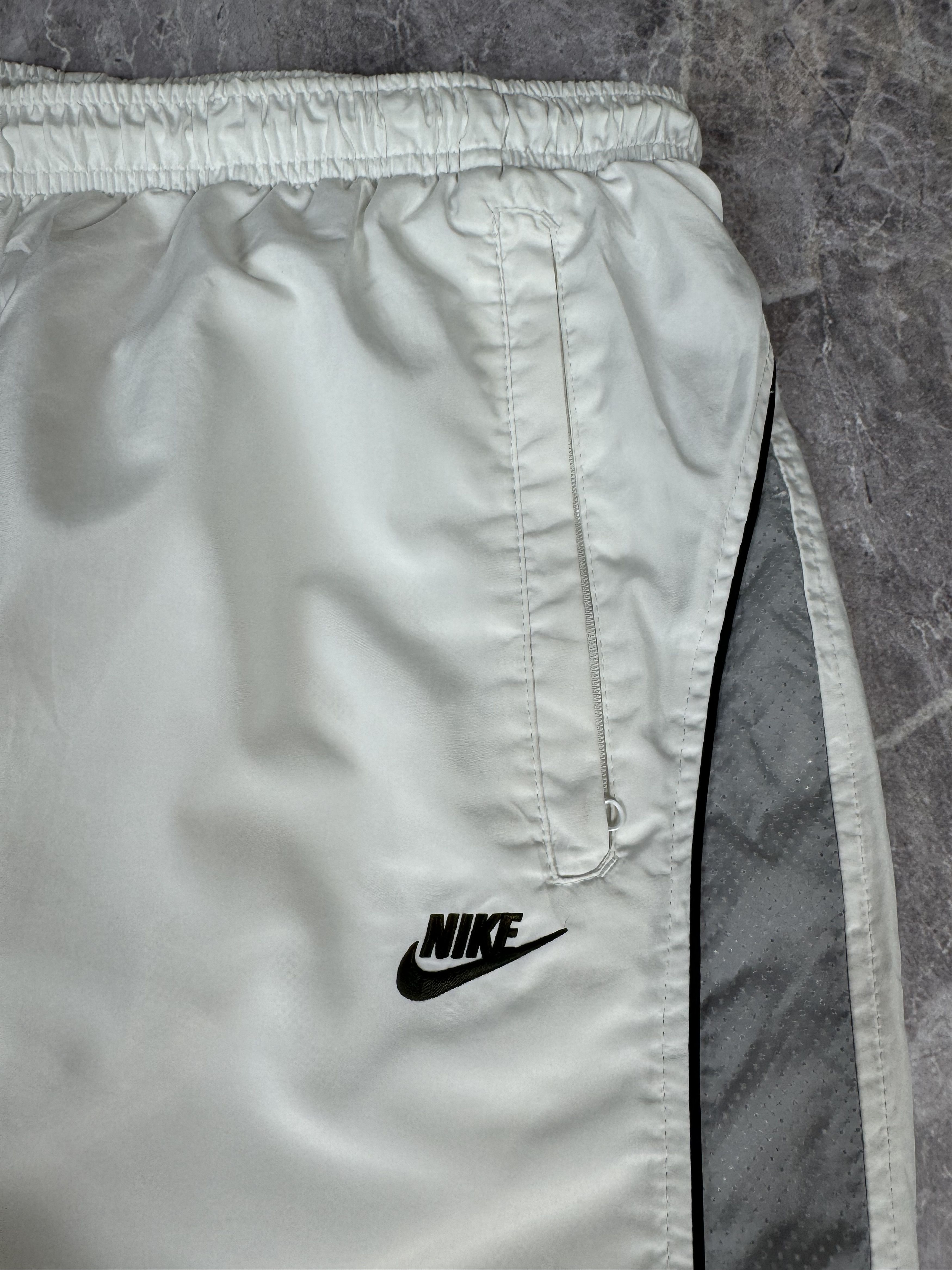 Nike Nike Vintage Mens Nylon Track Pants Size US 36 / EU 52 - 4 Thumbnail