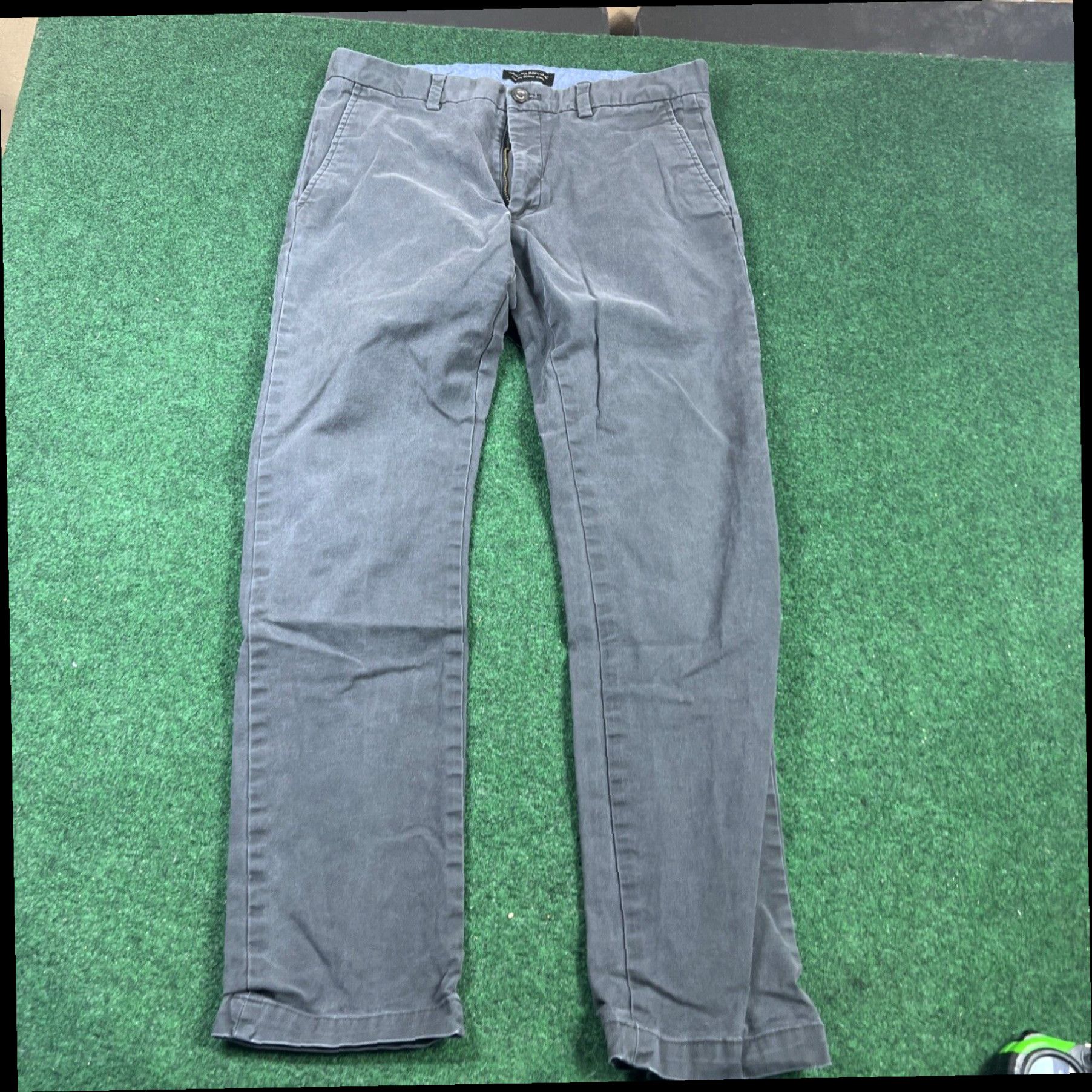 Banana Republic Banana Republic Mens Fulton Skinny Chino Pants Gray- 32 x 32 Inseam Measures 30 Size US 32 / EU 48 - 5 Thumbnail
