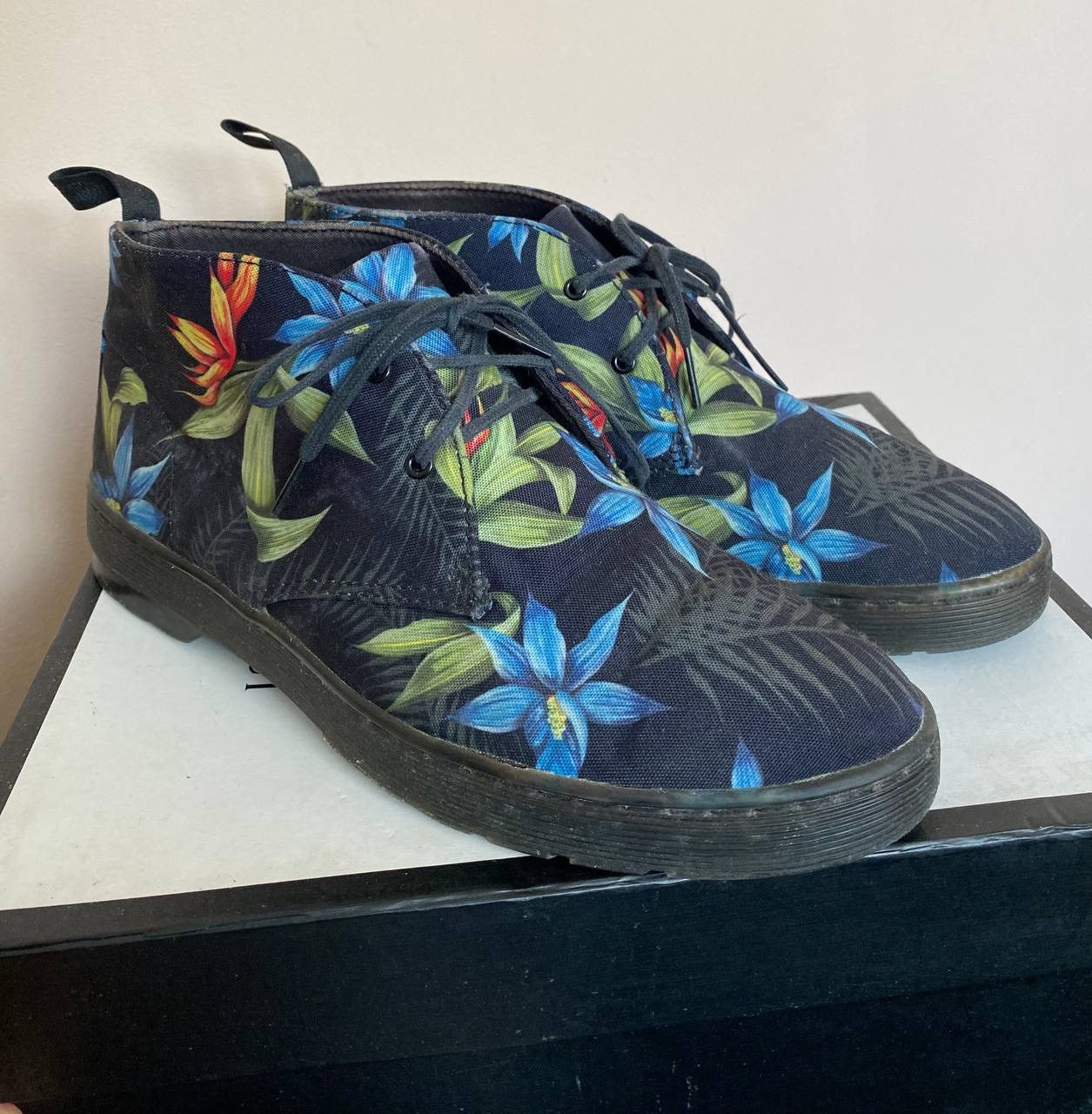 Dr. Martens Dr Martens Daytona Black Hawaiian Floral T Canvas Ankle Size US 10 / EU 43 - 1 Thumbnail