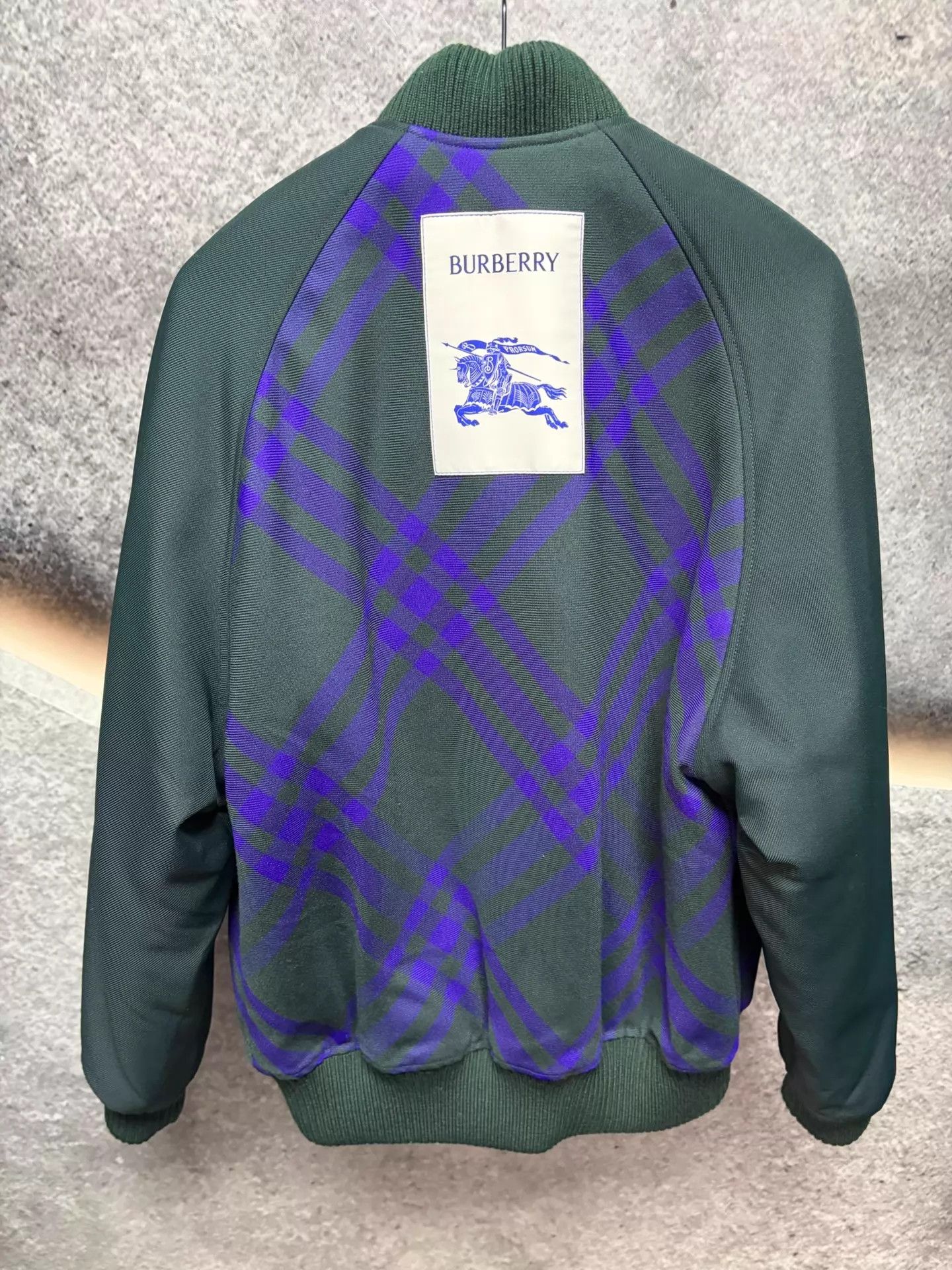 Burberry Burberry S Italian made like new oversized baseball jacket Size US S / EU 44-46 / 1 - 2 Thumbnail