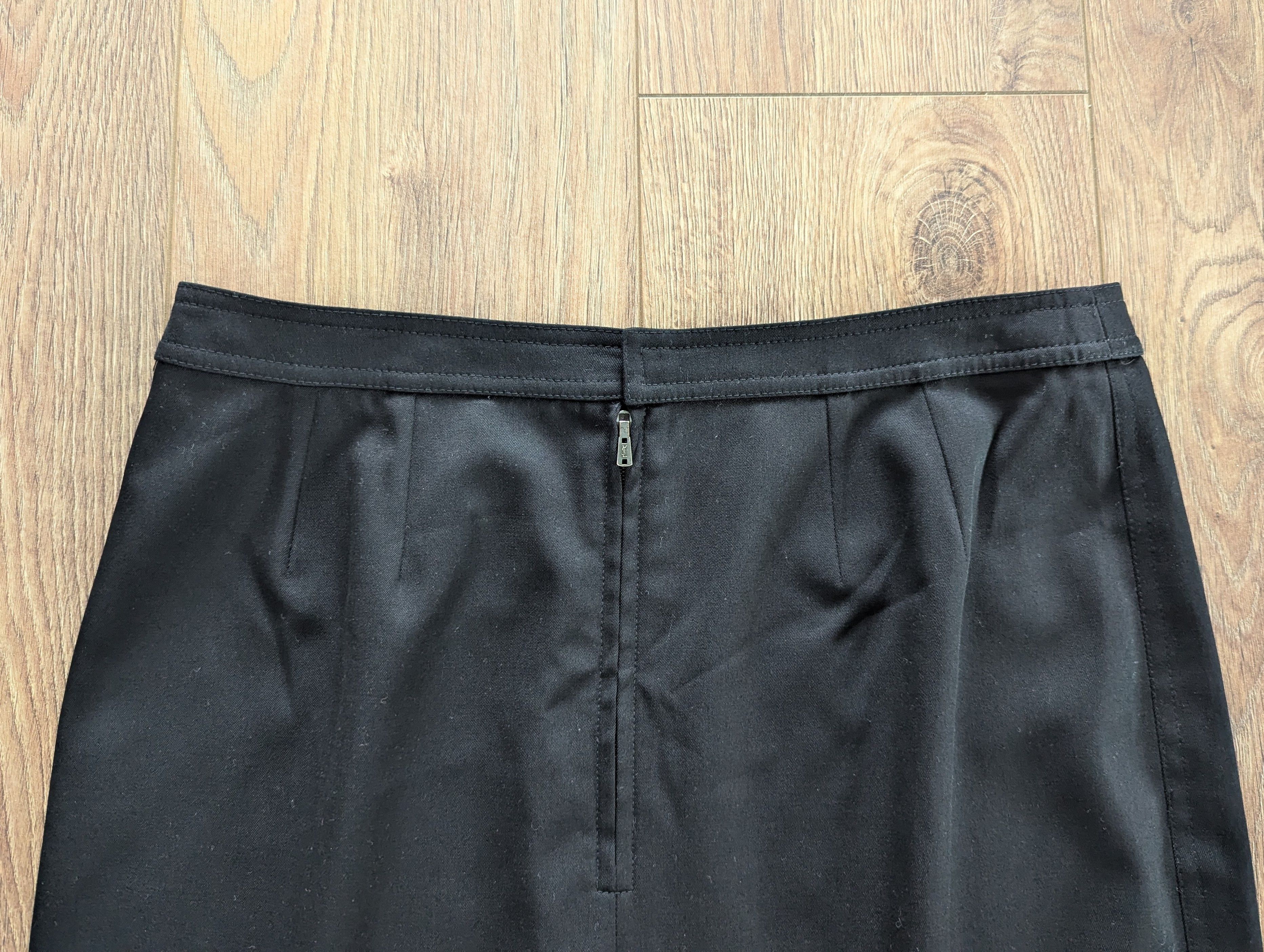 Yves Saint Laurent Yves Saint Laurent Rive Gauche Lana Wool Skirt MadeInFrance Size 28" / US 6 / IT 42 - 7 Thumbnail