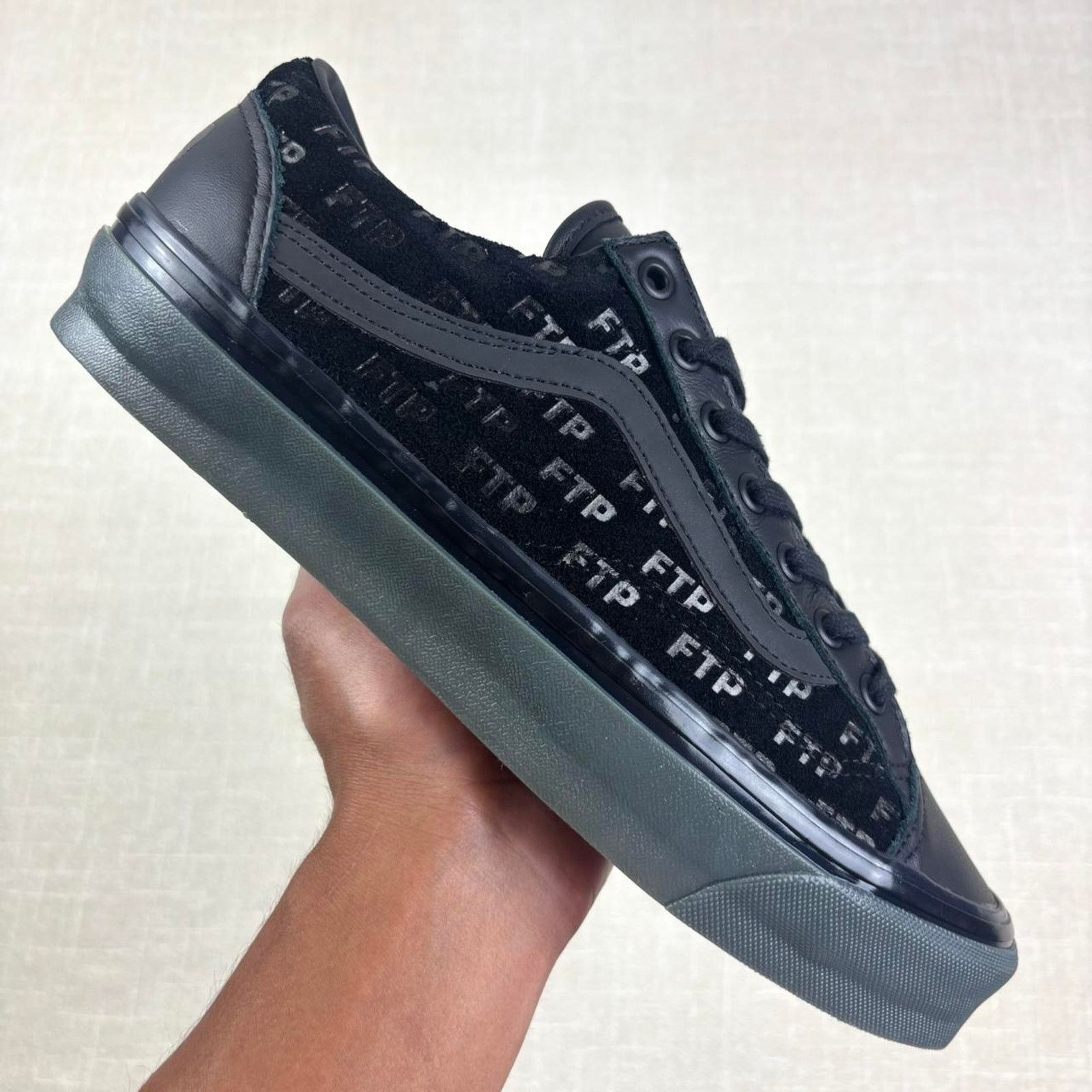 Vans 🖤 Vans x FTP Old Skool "Black" 10M Size US 10 / EU 43 - 1 Thumbnail