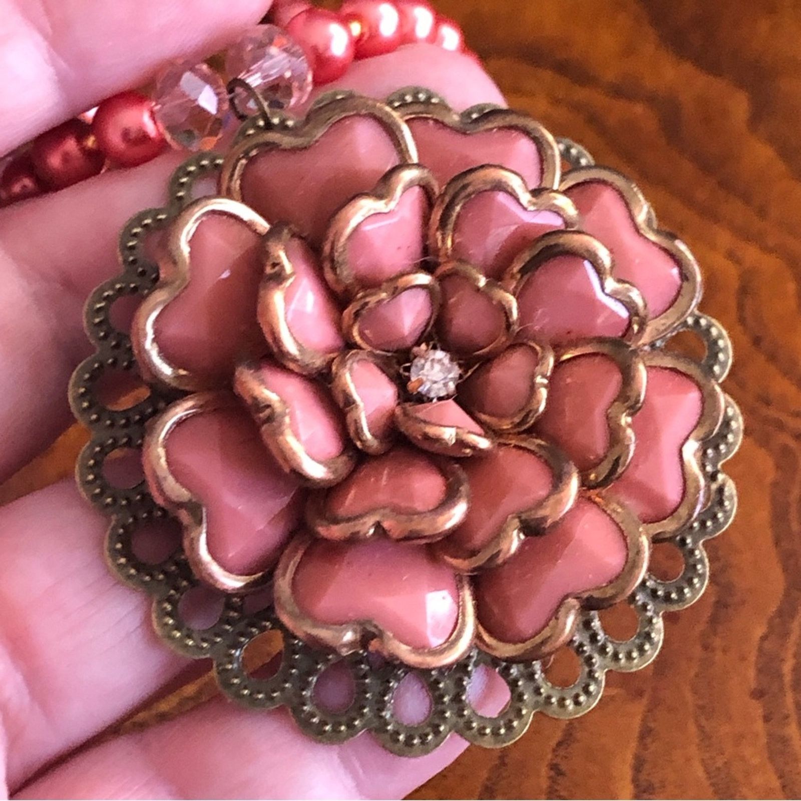 Handmade Handcrafted repurpose rose floral cluster Pearl necklace Size ONE SIZE - 2 Thumbnail