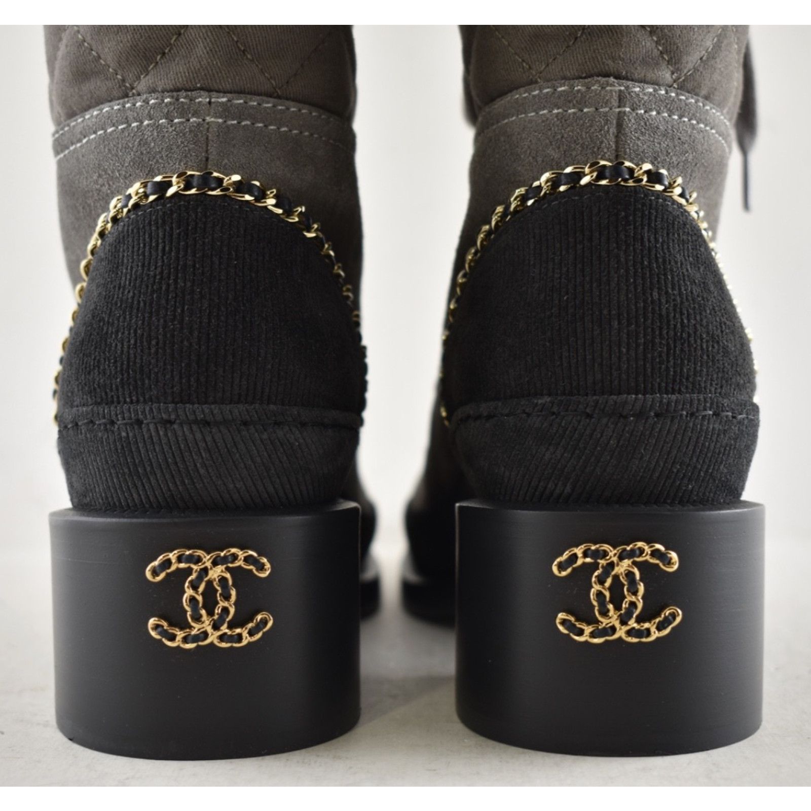 Chanel Chanel 24K Grey Quilted Suede Chain CC Combat Boots 36 Size US 6 / IT 36 - 16 Thumbnail
