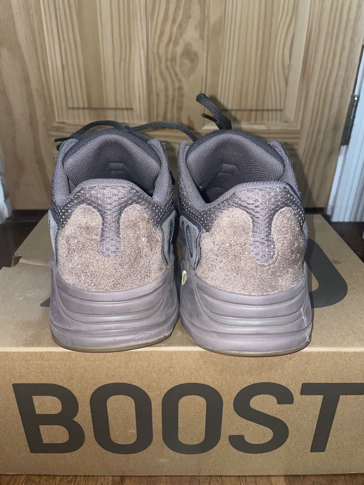 Adidas × Kanye West × Yeezy Kanye West Yeezy Boost 700 Mauve 10.5 Size US 10.5 / EU 43-44 - 5 Thumbnail