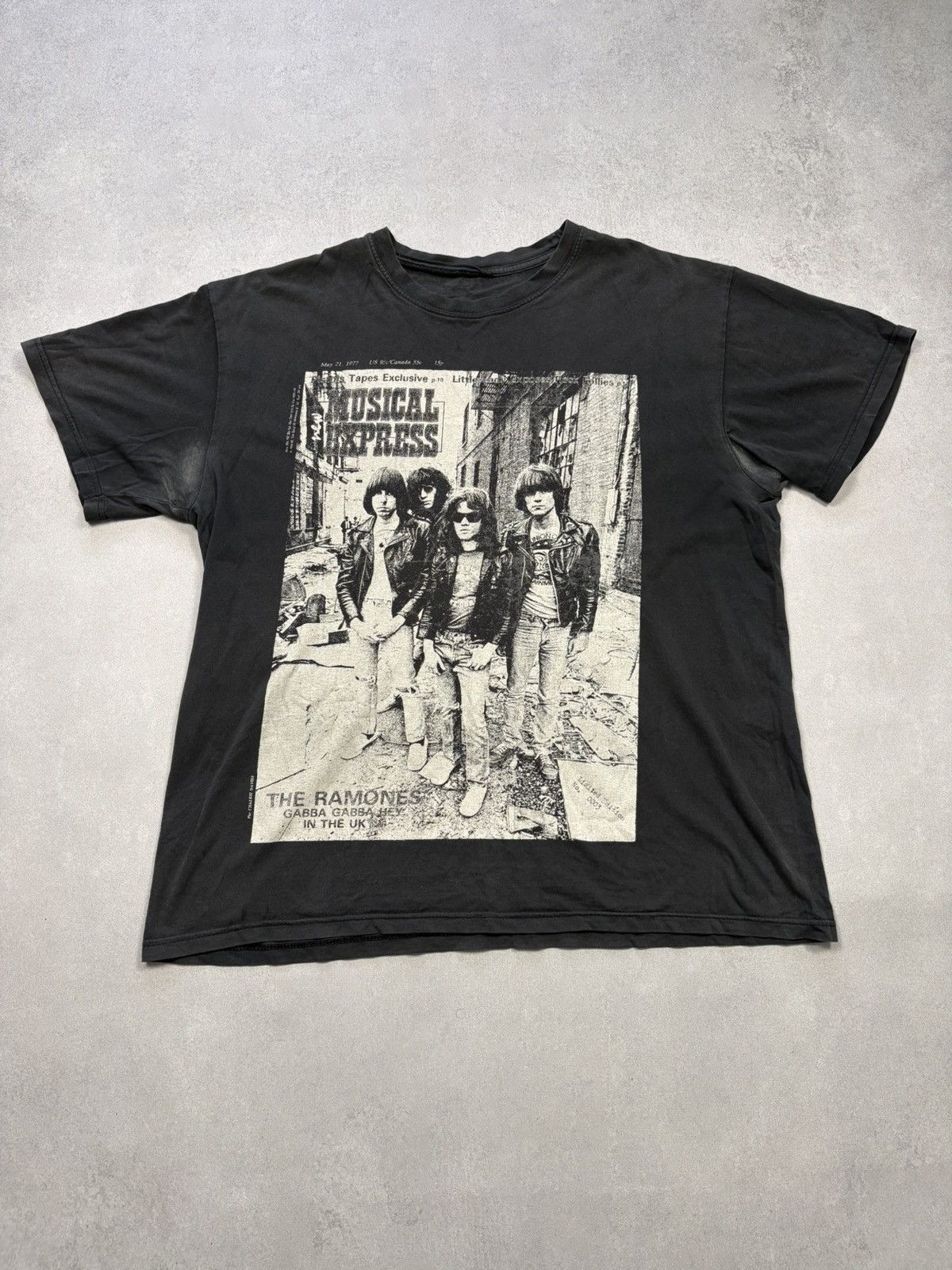 Band Tees Vintage Ramones Band Tee Gabba Gabba Hey UK Tour 1977 Shirt Size US XL / EU 56 / 4 - 1 Thumbnail