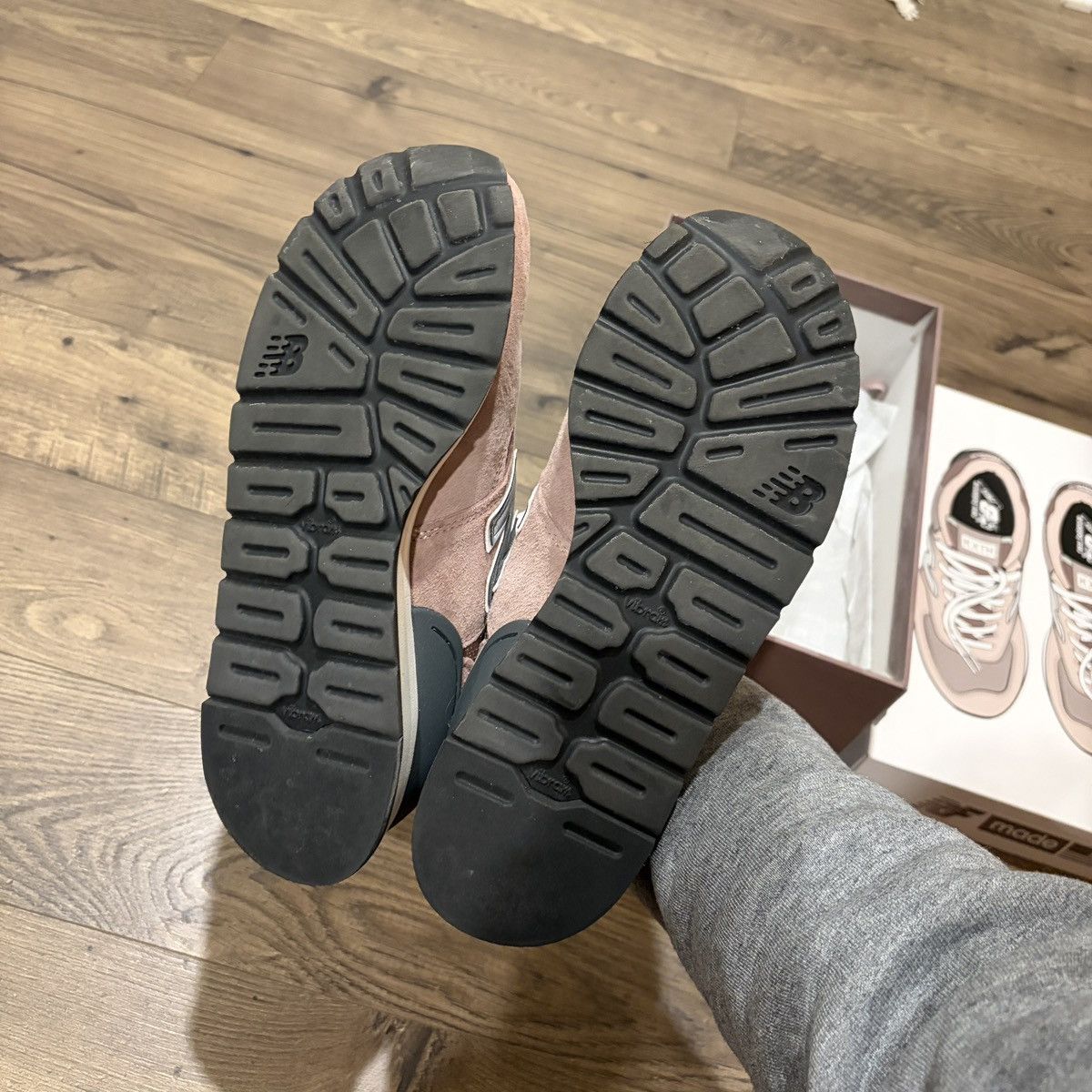 Kith × New Balance Kith New Balance 990v1 Dusty Rose Size US 8 / EU 41 - 7 Thumbnail