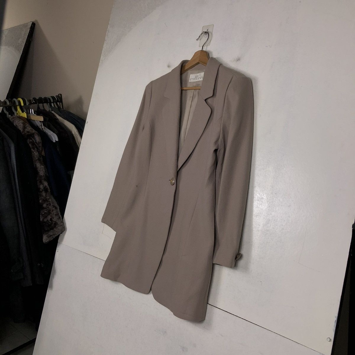 Givenchy 📌LIFE GIVENCHY ONE BUTTON COATS GOLD Size M / US 6-8 / IT 42-44 - 3 Thumbnail