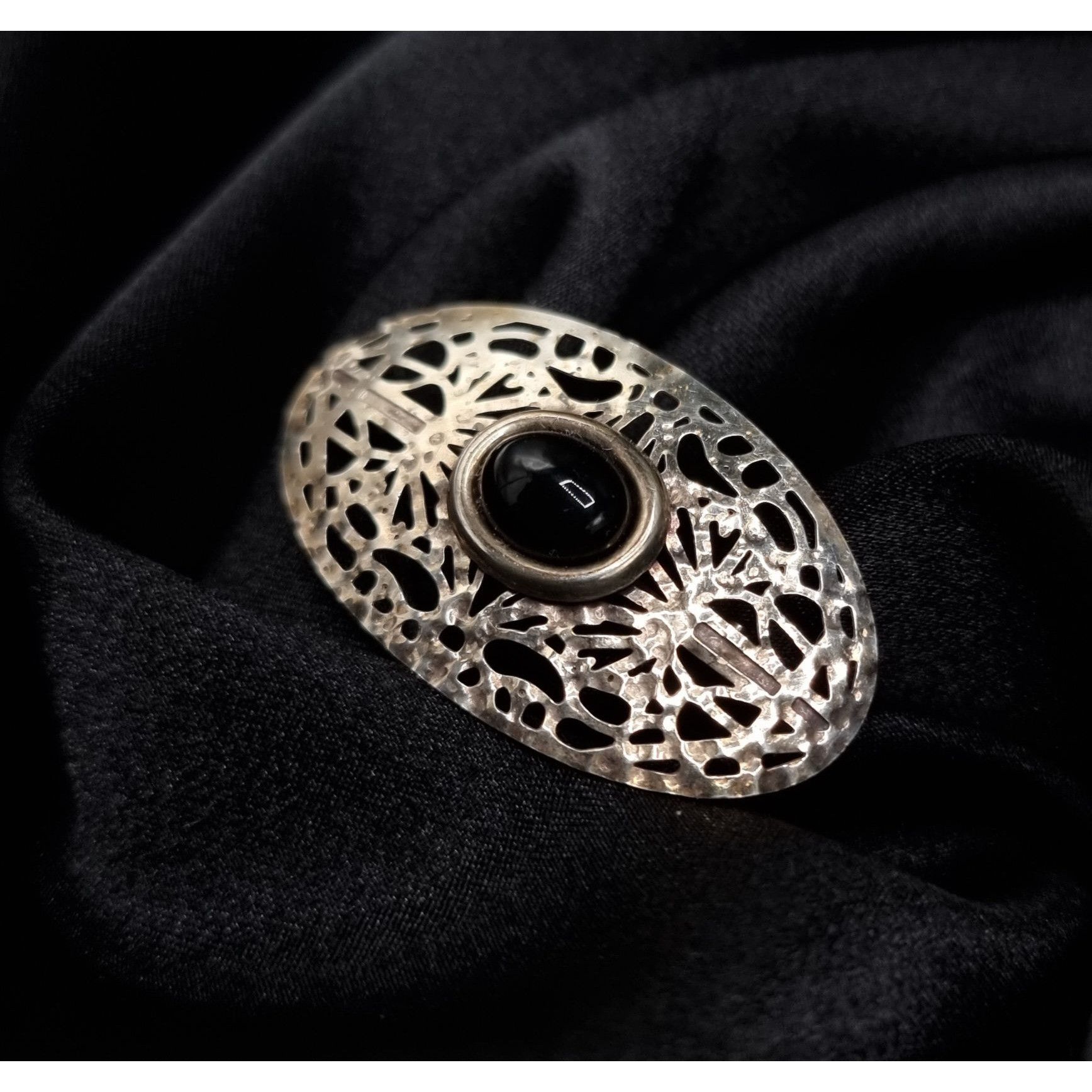 Vintage Vintage Filigree Silver Brooch With Black Stone Oval Size ONE SIZE - 3 Thumbnail