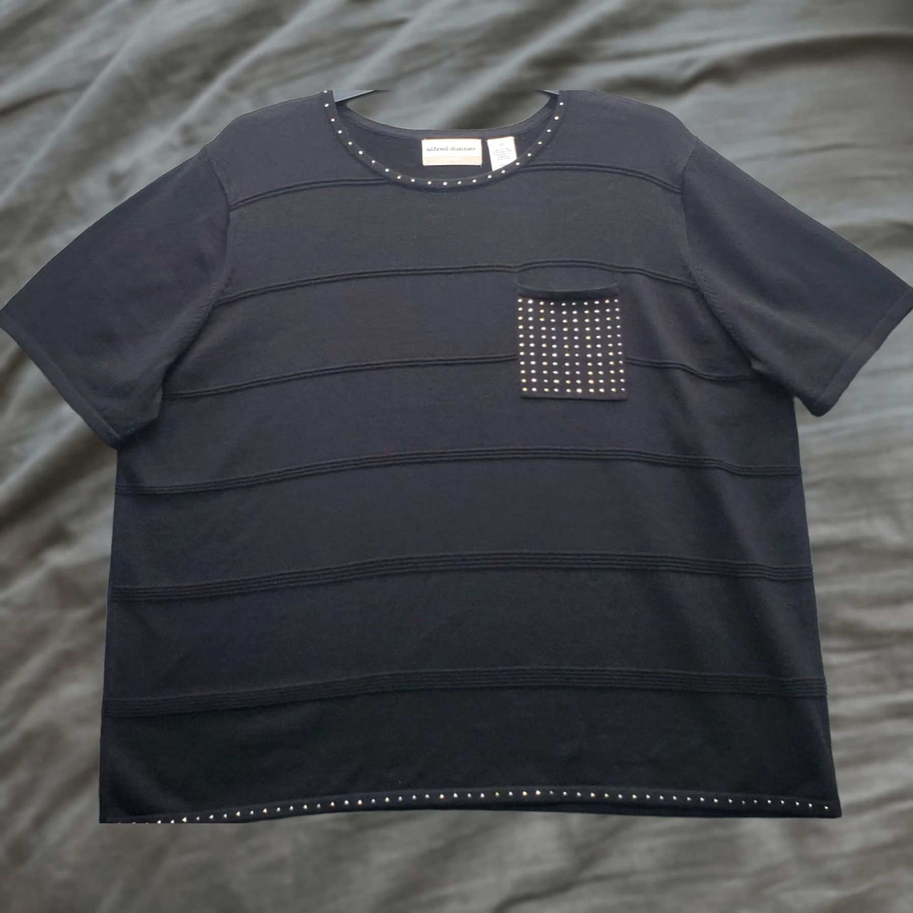 Vintage Alfred Dunner Knit Top Womens 2X Black Embellished Pocket Short Sleeve Crew Neck Shirt Womens Size 2X Black Beaded Pockets Casual Loose Womens Size XXL / US 16-18 / IT 52-54 - 1 Thumbnail