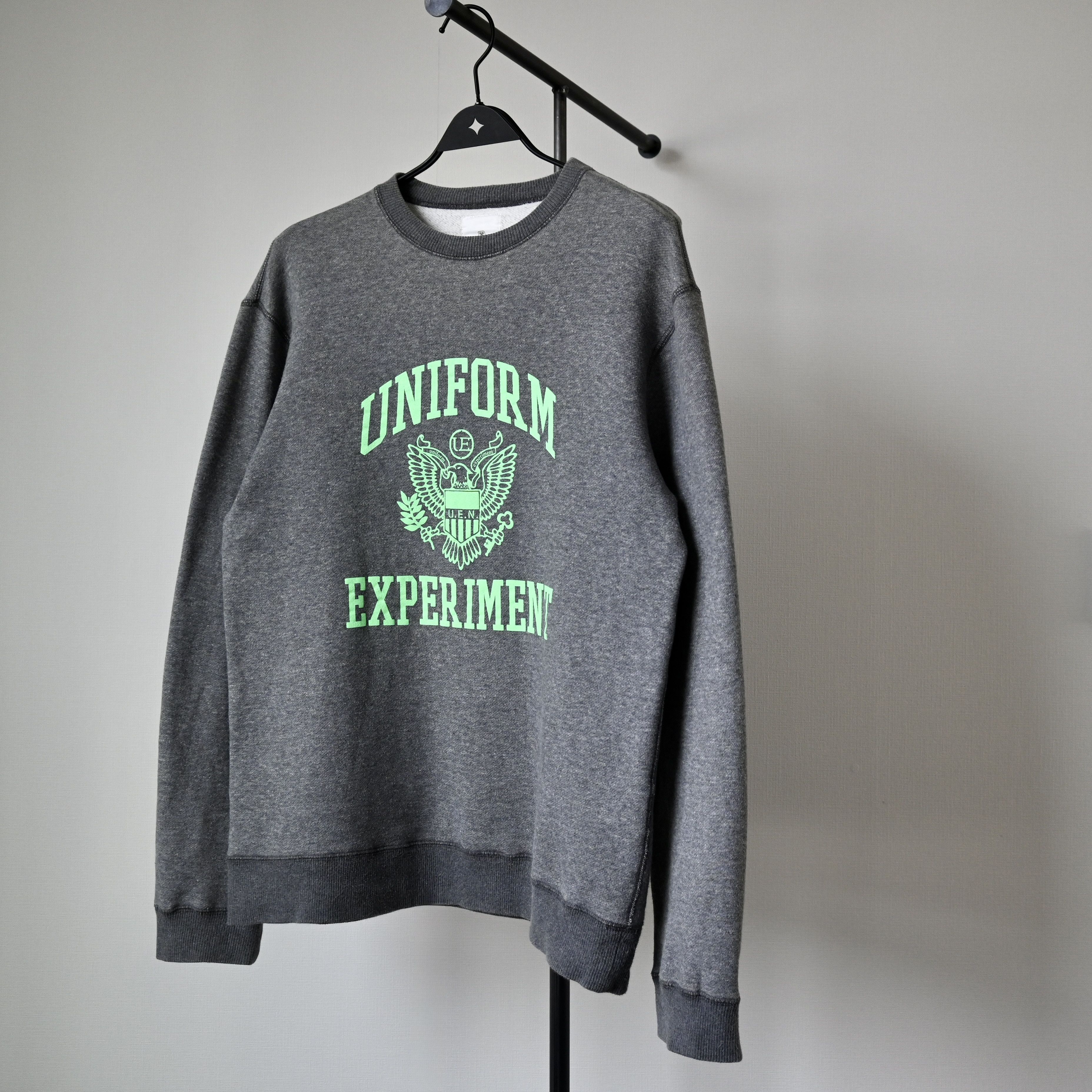 uniform experiment Uniform Experiment script crewneck sweatshirt, made in Japan Size US L / EU 52-54 / 3 - 11 Thumbnail