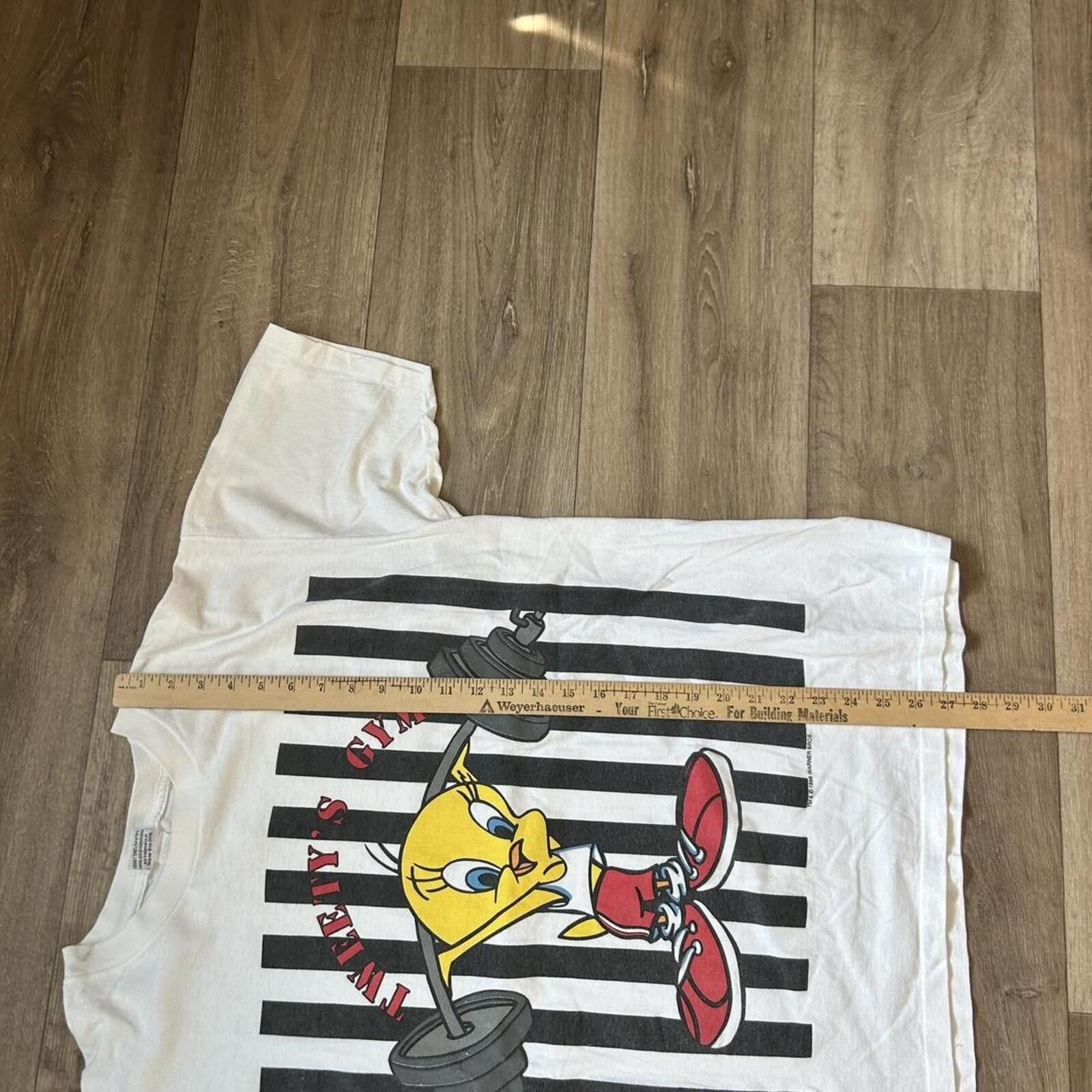 Other Vintage 1996 Looney Tunes Tweety’s Gym t shirt size L Size US L / EU 52-54 / 3 - 7 Thumbnail