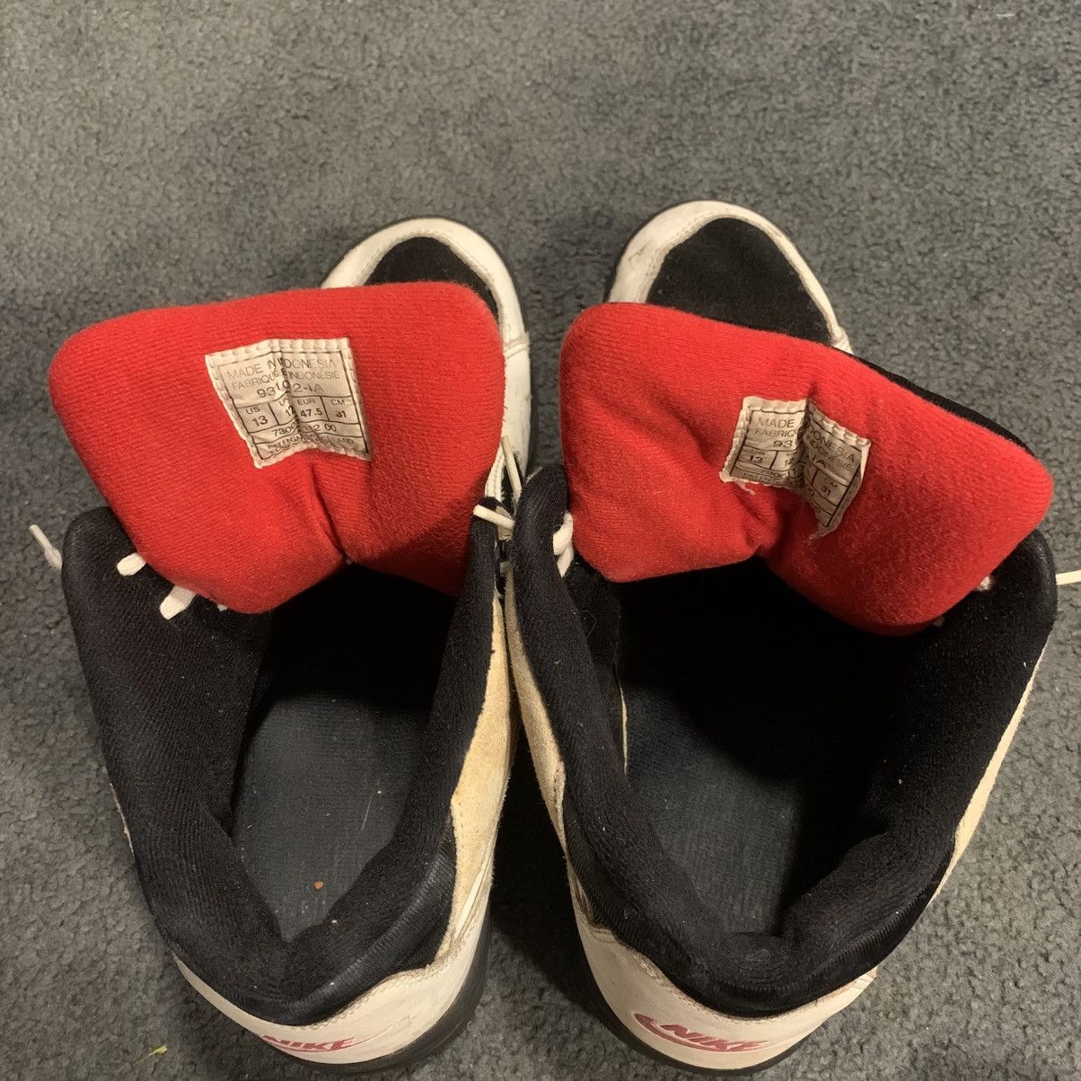 Nike VINTAGE 1993 NIKE FLIGHT SNEAKERS Size US 13 / EU 46 - 10 Thumbnail