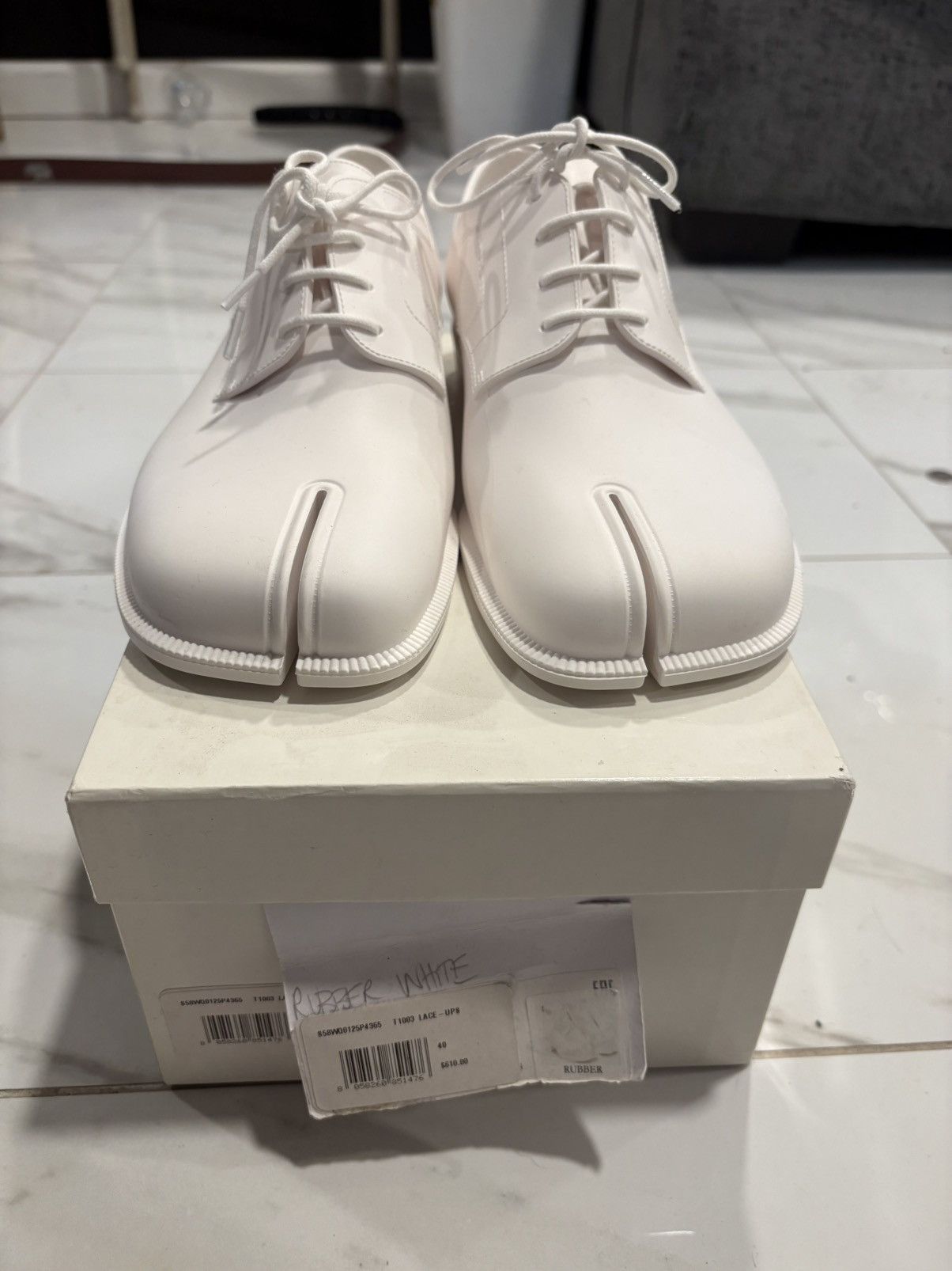 Maison Margiela Maison Margiela White Lace-Up Tabi Loafers Size US 7 / EU 40 - 3 Thumbnail