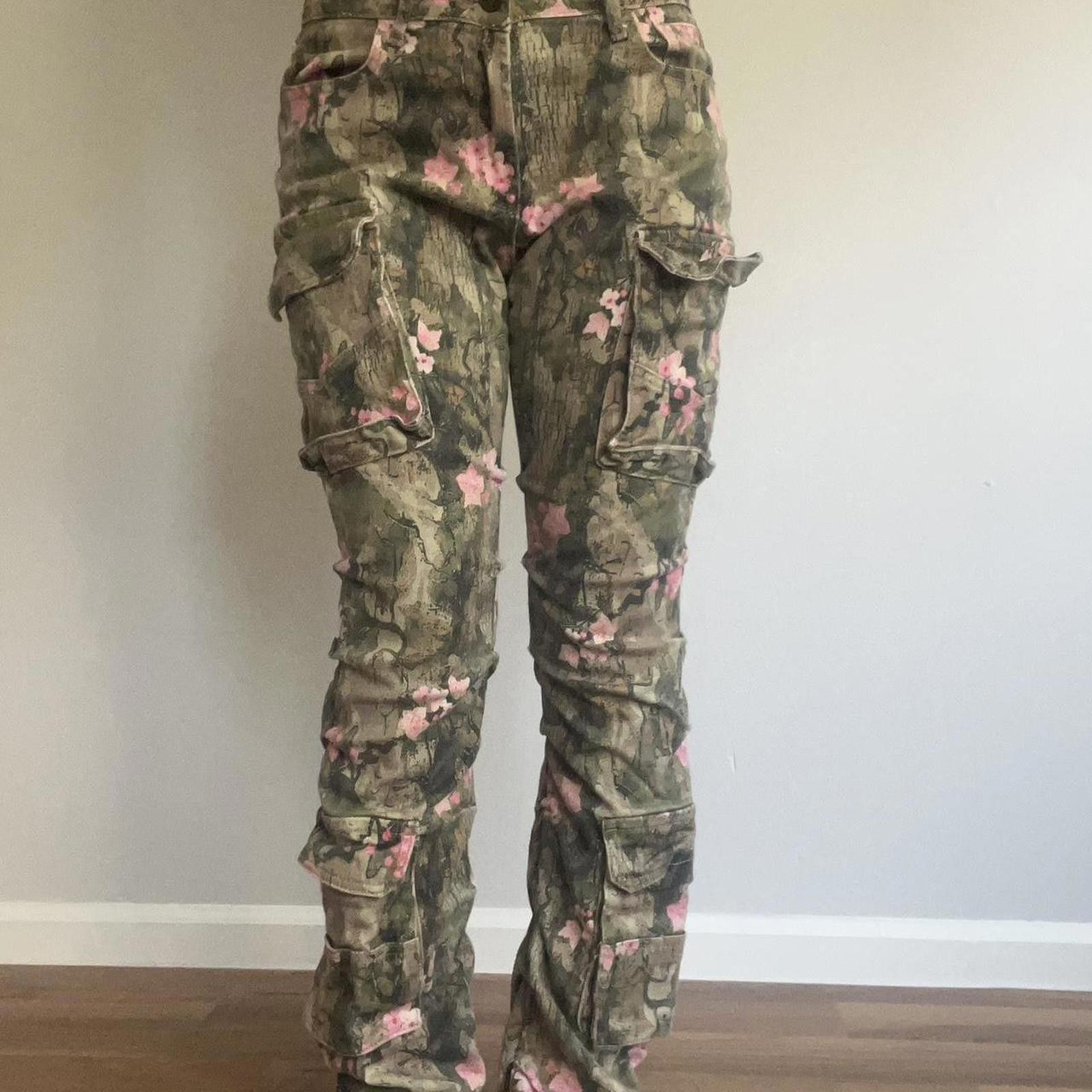 Other Khaki and pink camo cargo pants cherry blossom flower print Size 32" / US 10 / IT 46 - 7 Thumbnail