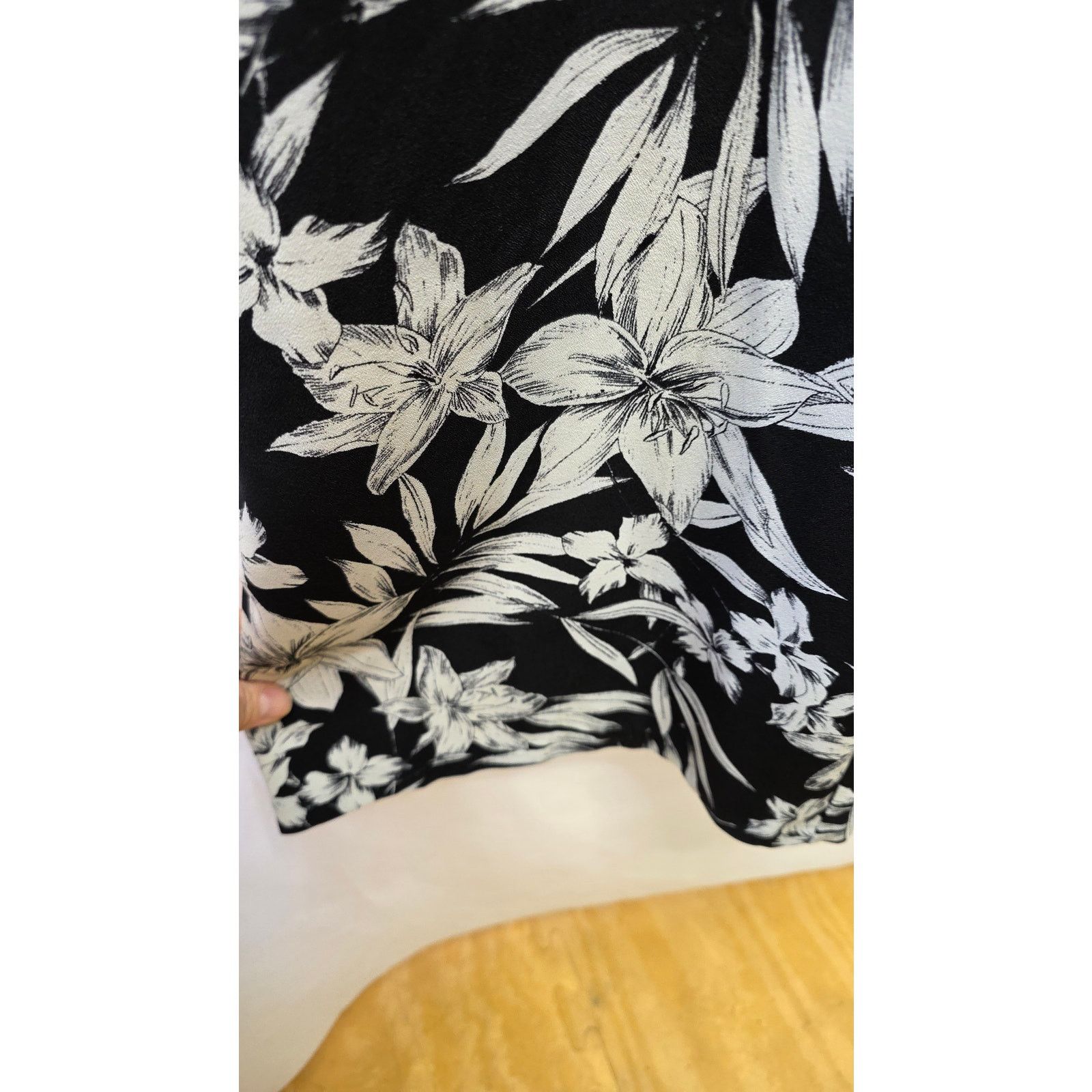 Other ECI Black & White Floral Cropped Wide Leg Pant Jumpsuit Size 28" / US 6 / IT 42 - 7 Thumbnail