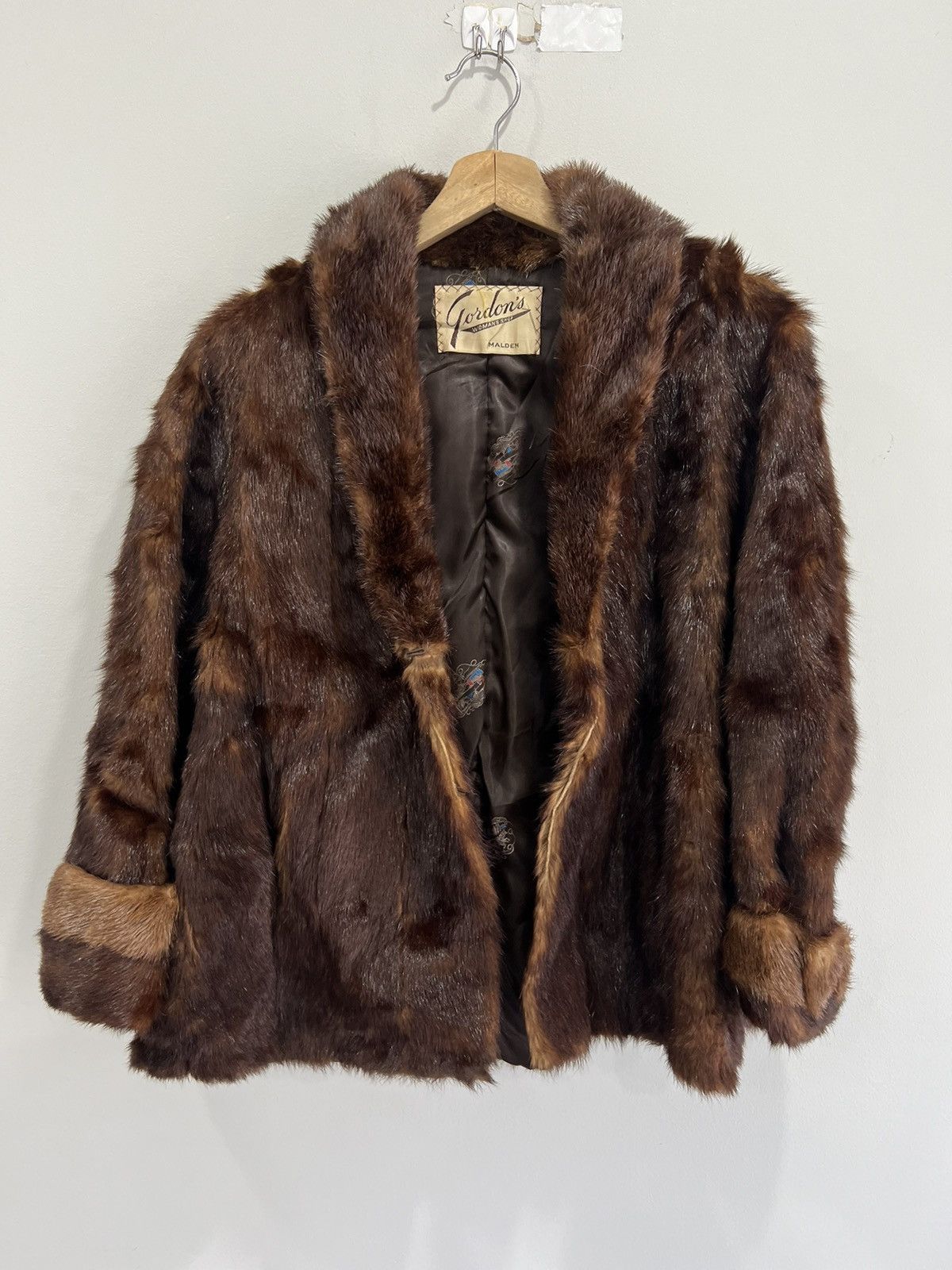 Vintage Vintage Womens Fur Jacket Coat Gordons shop Size M / US 6-8 / IT 42-44 - 1 Thumbnail