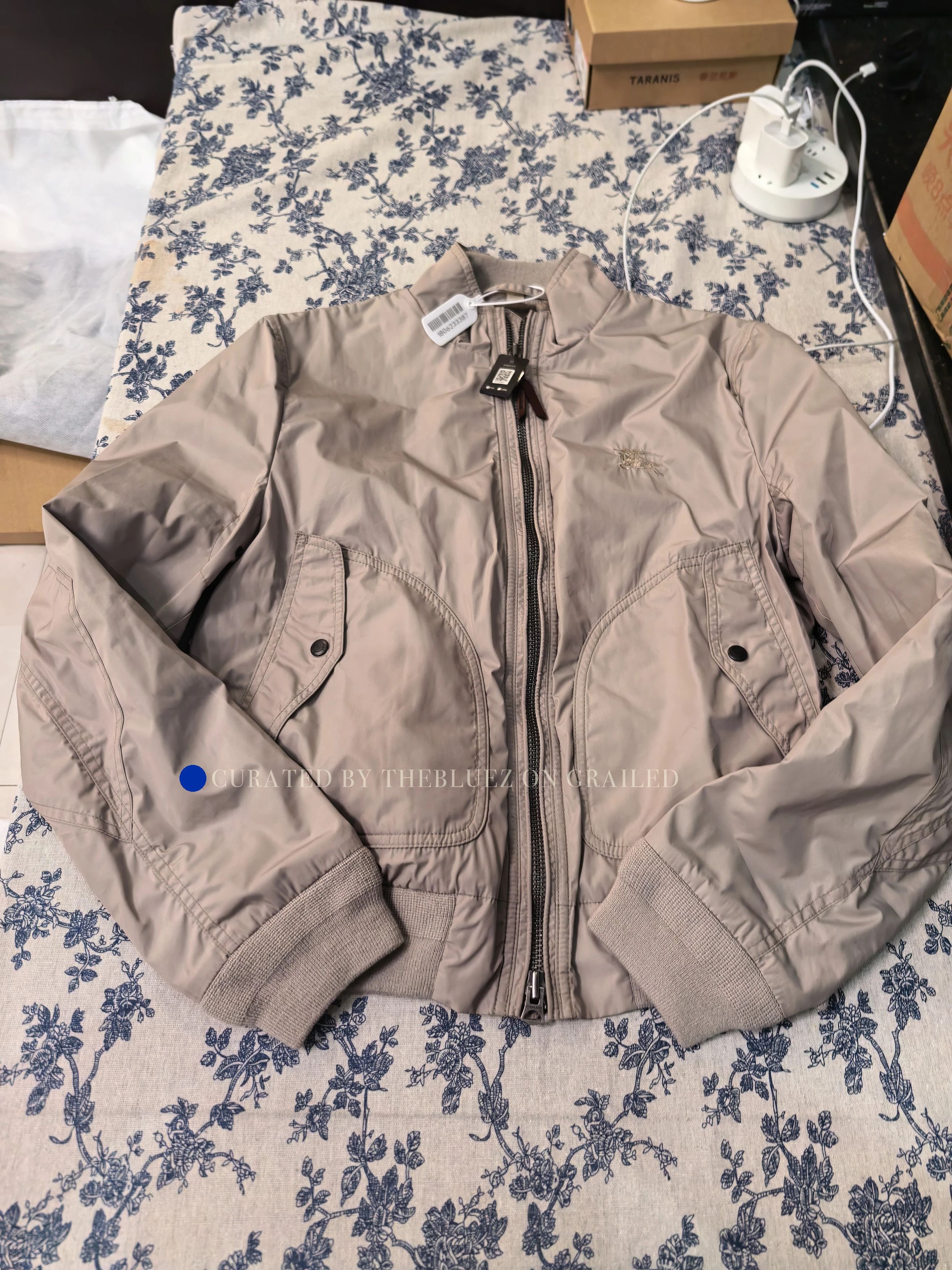 Burberry Embroidered Horseferry Jacket in Beige Size US S / EU 44-46 / 1 - 1 Thumbnail