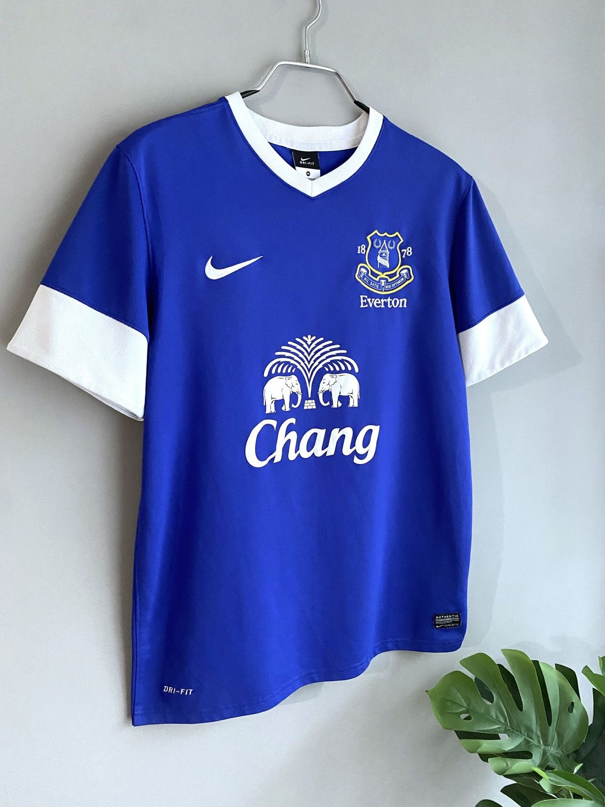 Nike Nike FC Everton 2012/2013 Home Soccer Jersey, M 510520-471 Size US M / EU 48-50 / 2 - 2 Thumbnail