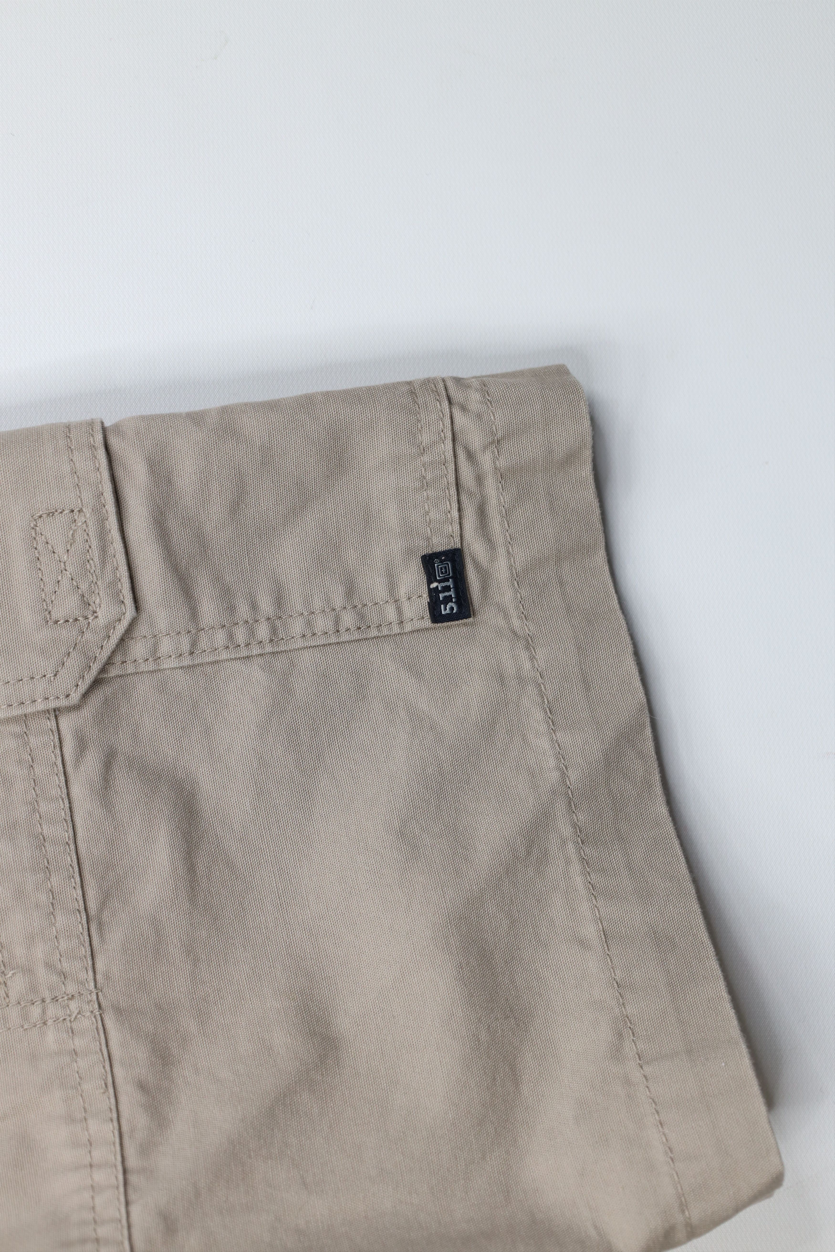 Vintage Vintage 5.11 Tactical Uniform Cargo Shorts Beige Cotton Size US 34 / EU 50 - 11 Thumbnail