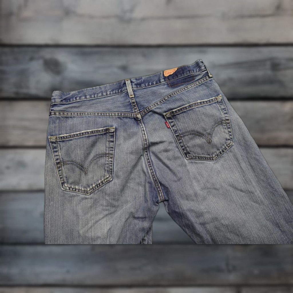 Levi's Levi's 501 Jeans Straight Button Fly Light Wash Denim 36 Mens Blue Distressed 5-Pocket Modern Regular Rise Size US 36 / EU 52 - 1 Thumbnail
