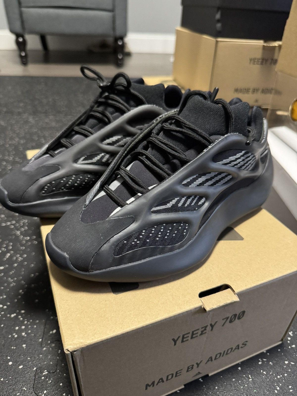 adidas gazelle silver green womens YEEZY Yeezy 700 V3 