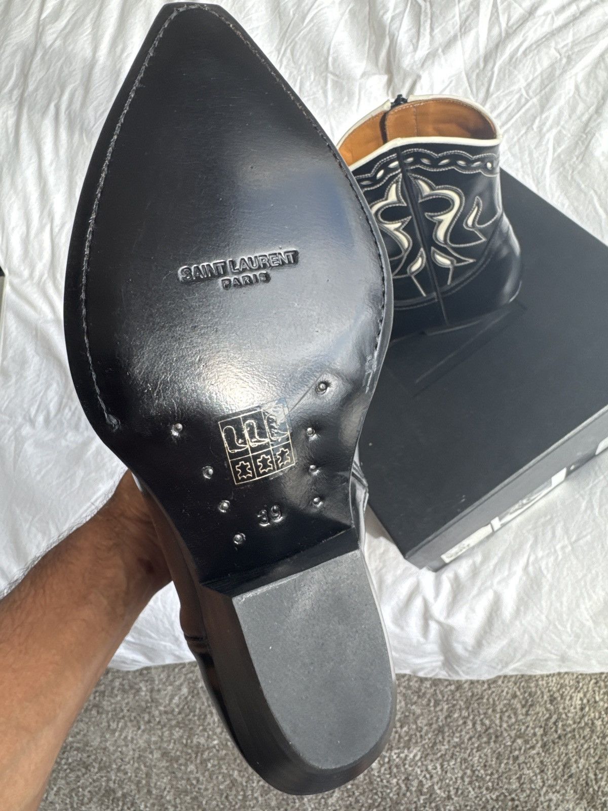 Saint Laurent Paris Saint Laurent Santiag 40, size 39 Size US 6 / EU 39 - 9 Thumbnail