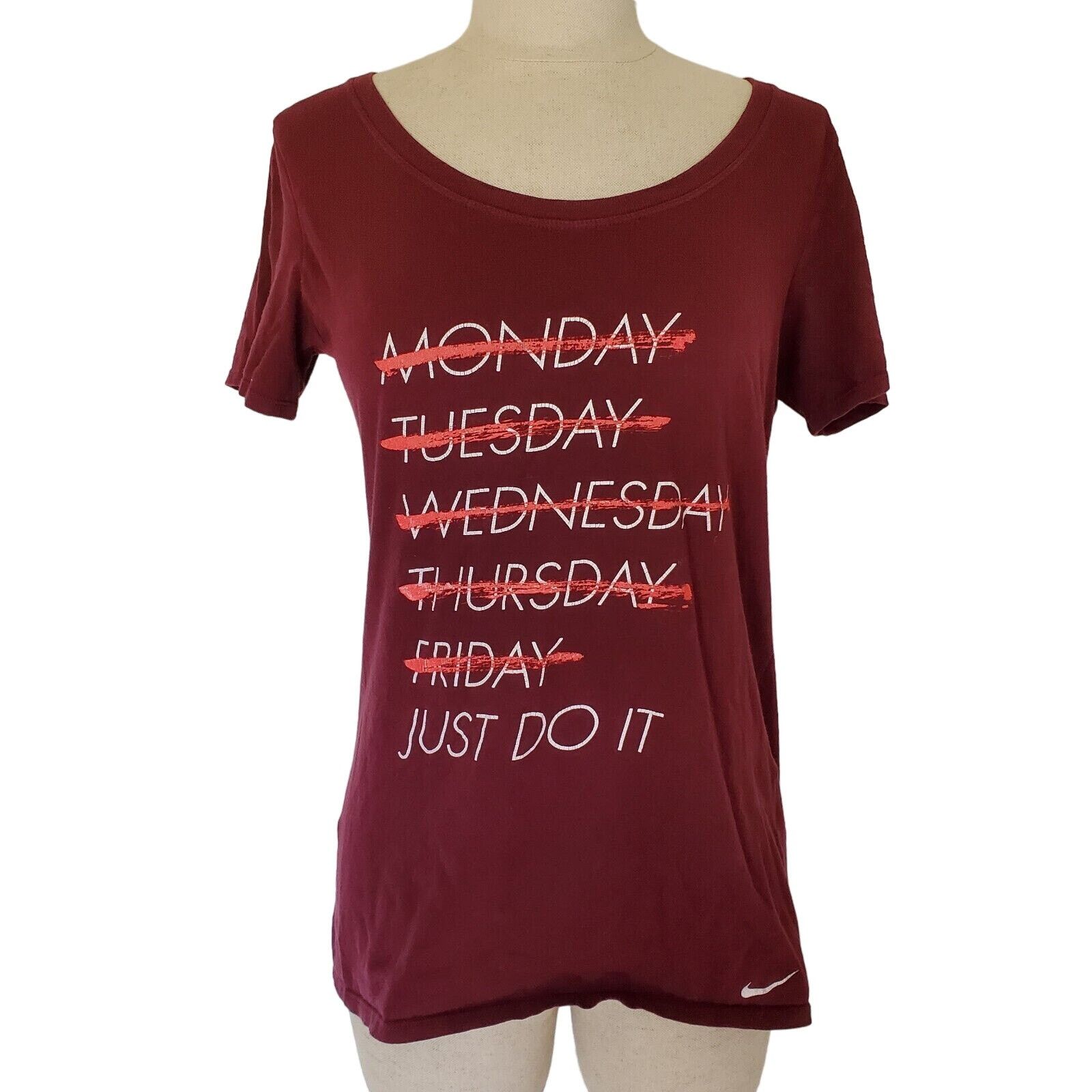 Nike The Nike Tee Shirt Women Small Athletic Cut T-Shirt Maroon Size S / US 4 / IT 40 - 1 Thumbnail