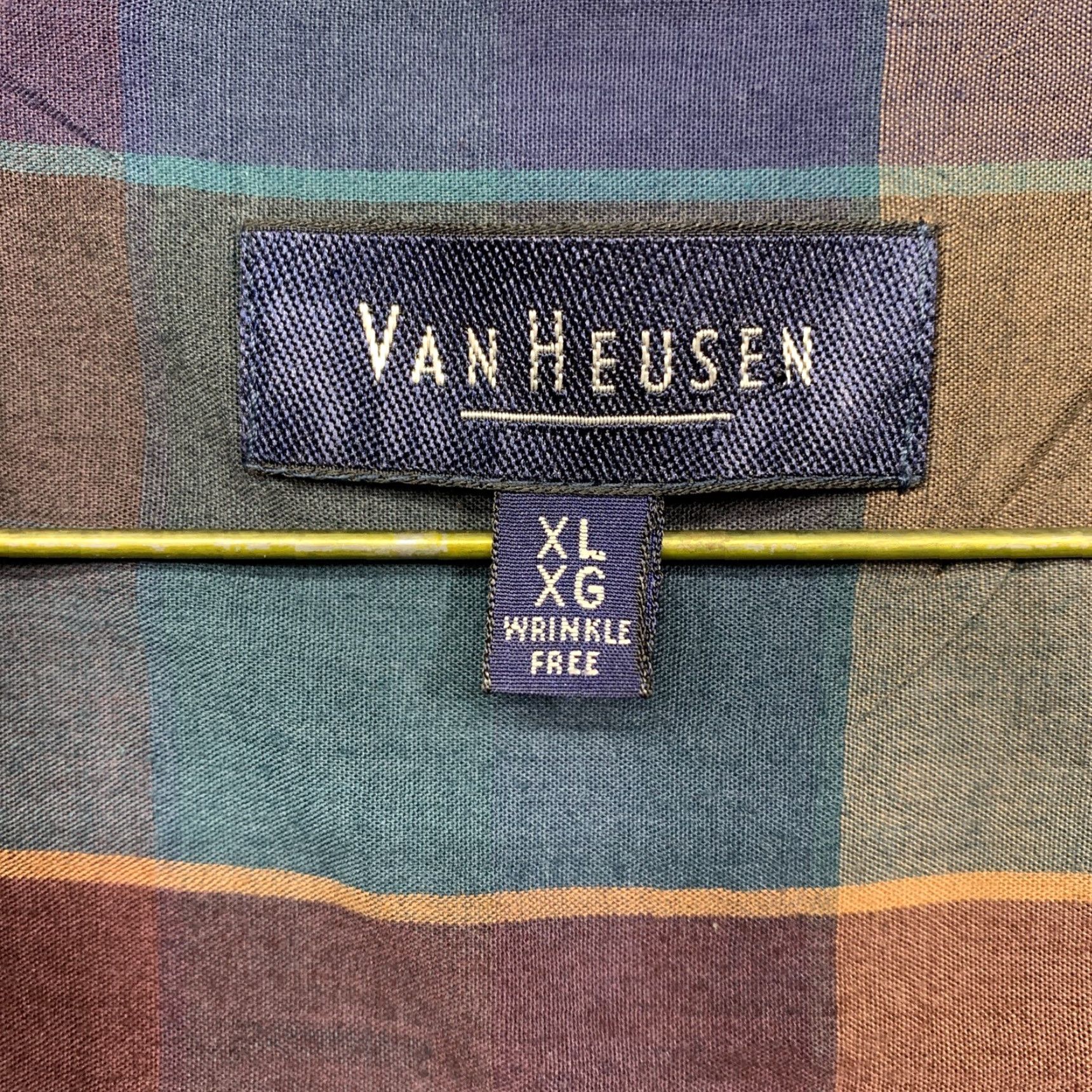 Van Heusen VAN HEUSEN Button Shirt Men XL Plaid Multi-Color Button-Down Collar 2 Pockets Shirt Mens XL Plaid Multicolor Button-Down Size US XL / EU 56 / 4 - 4 Thumbnail