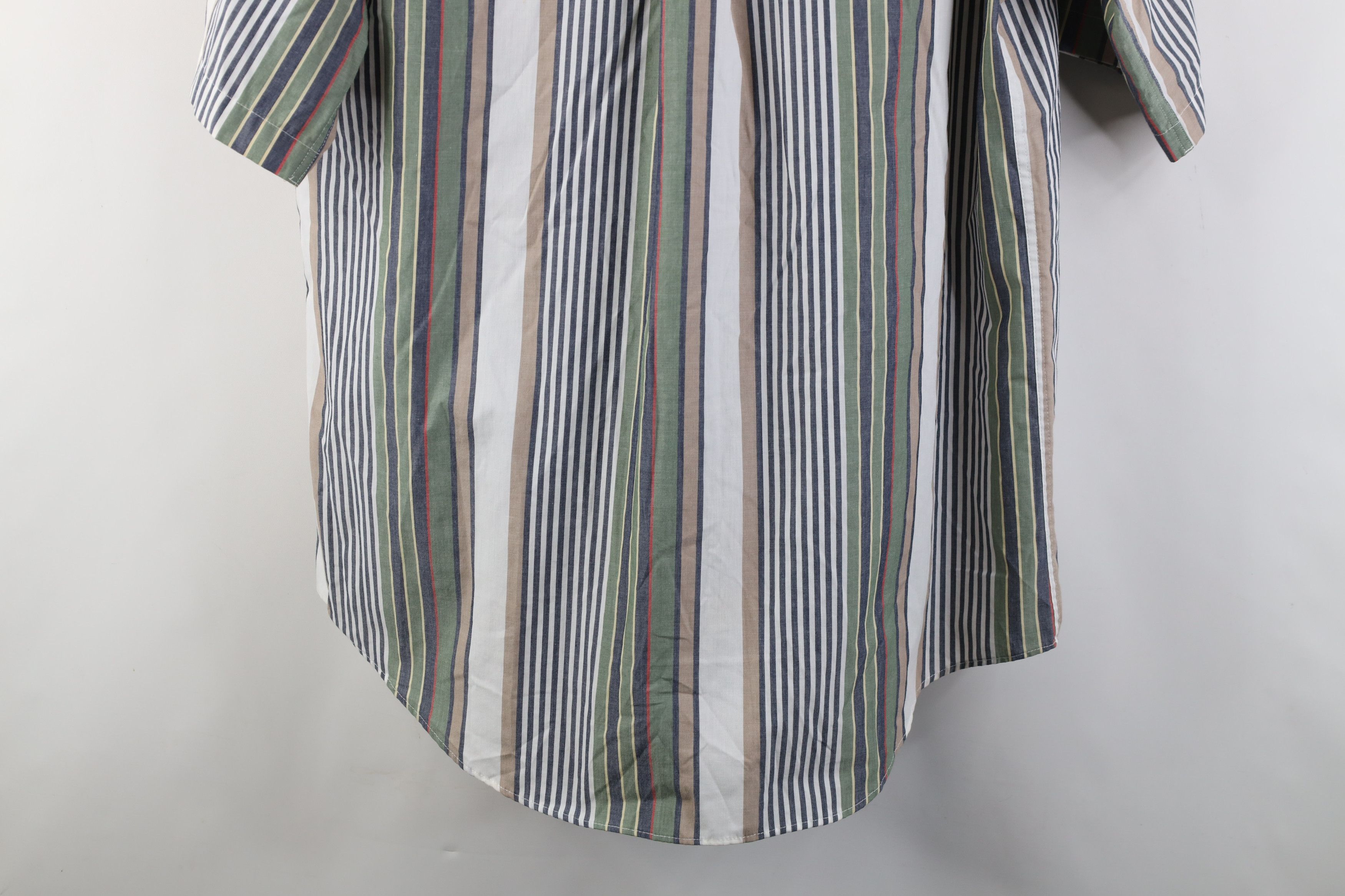Vintage Vintage 90s Streetwear Short Sleeve Button Down Shirt Size US M / EU 48-50 / 2 - 12 Thumbnail