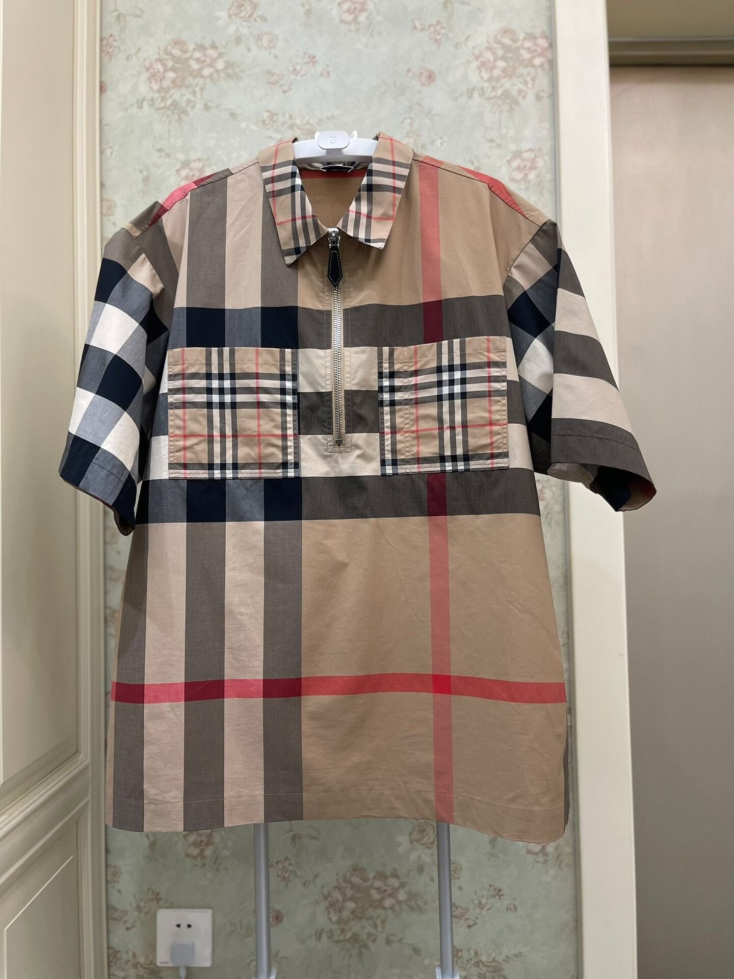 Burberry Burberry Men's Check Short Sleeve Tee Size US XL / EU 56 / 4 - 1 Thumbnail