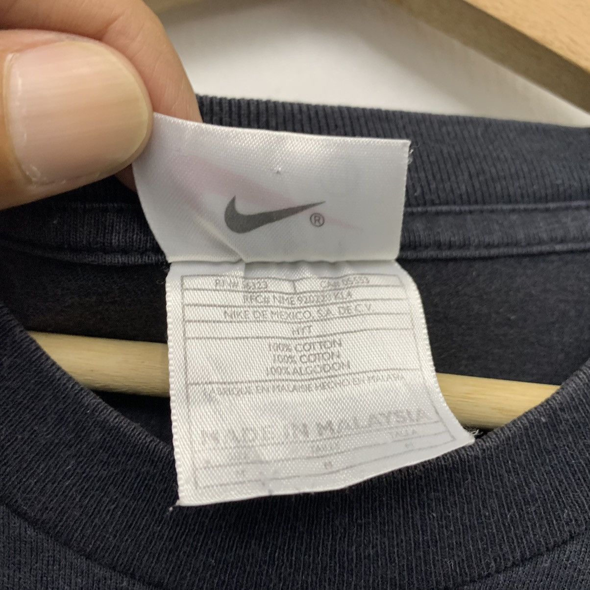 Nike Vintage 90s Nike big swoosh t-shirt Size US M / EU 48-50 / 2 - 6 Thumbnail