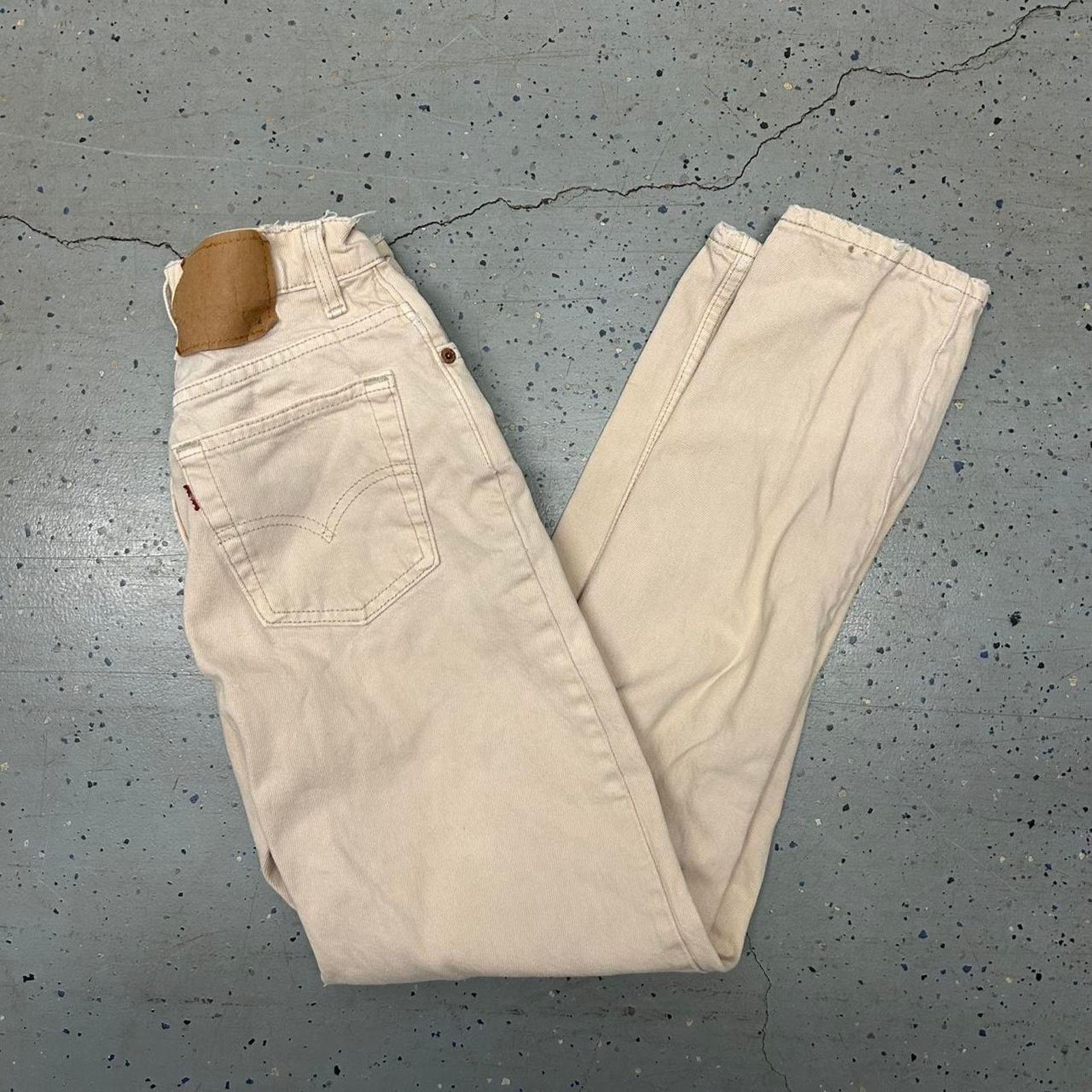 Levi's VTG Cream Levi's 550 jeans Size 28" / US 6 / IT 42 - 1 Thumbnail