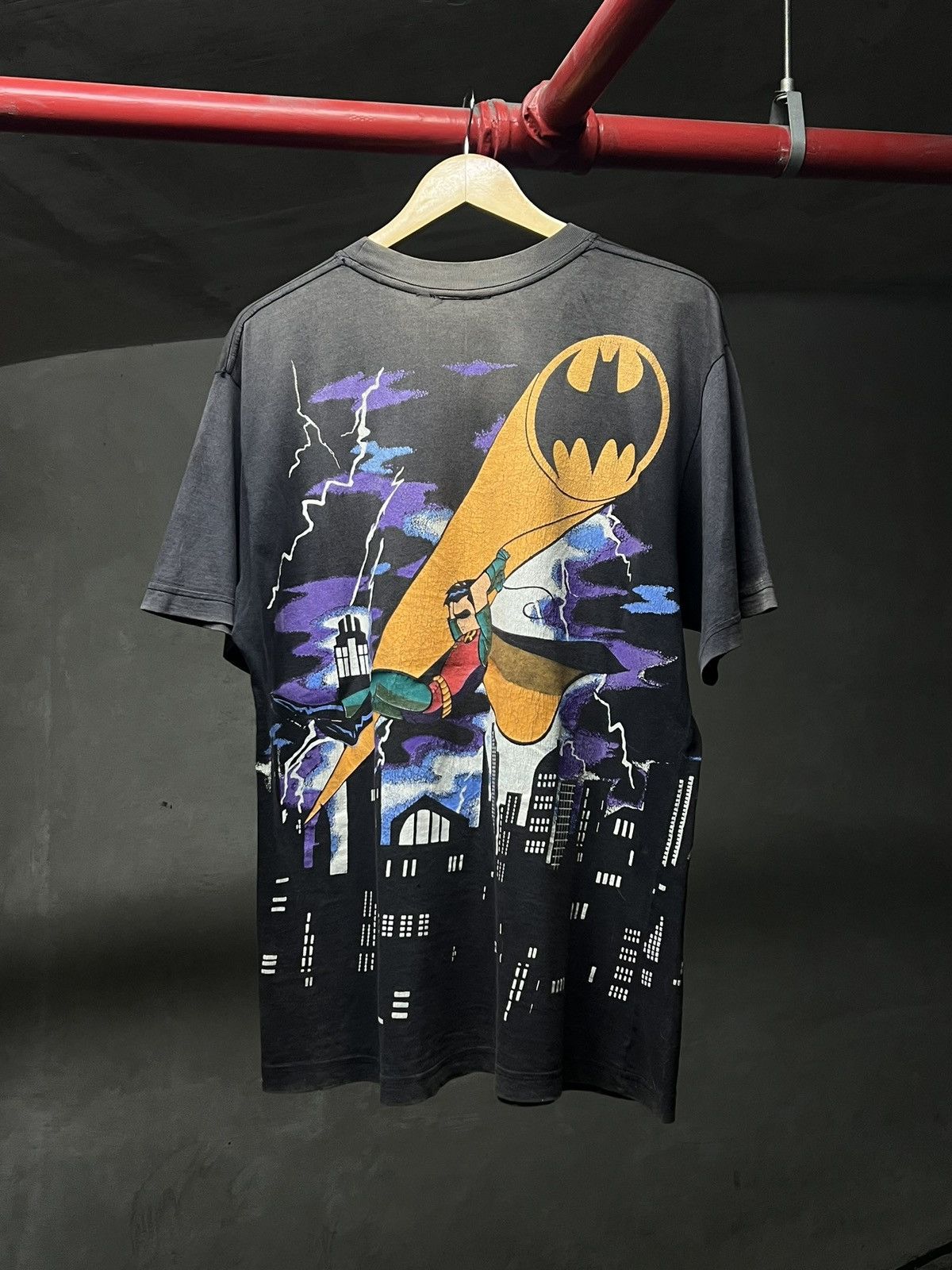 Vintage Vintage 90s Batman The Animated Series European shirt Size US L / EU 52-54 / 3 - 2 Thumbnail