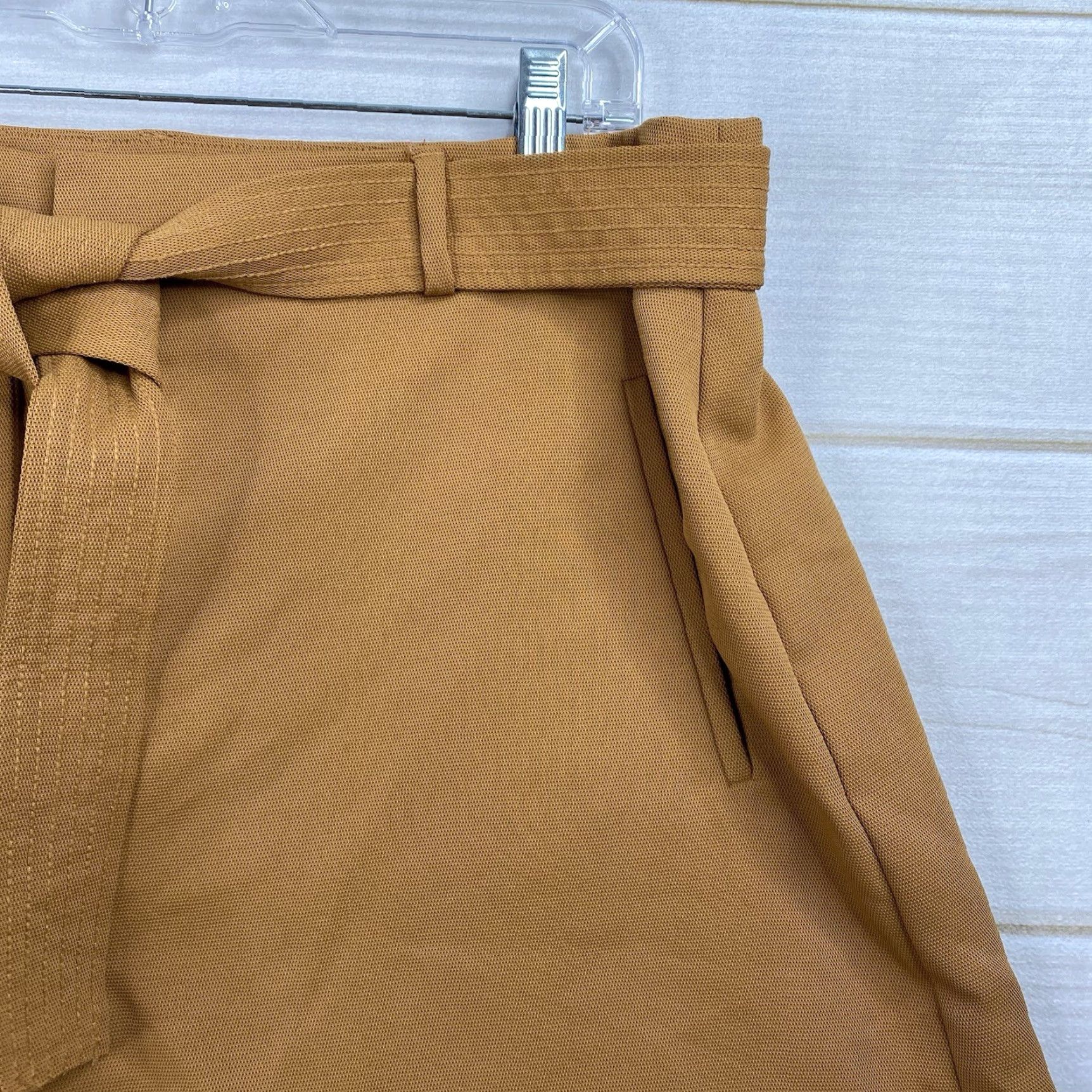 Nine West Nine West Paperbag Shorts Women XL Brown Belted High Rise Solid Linen? Polyester? (Please verify) Size 40" / US 18 - 2 Thumbnail